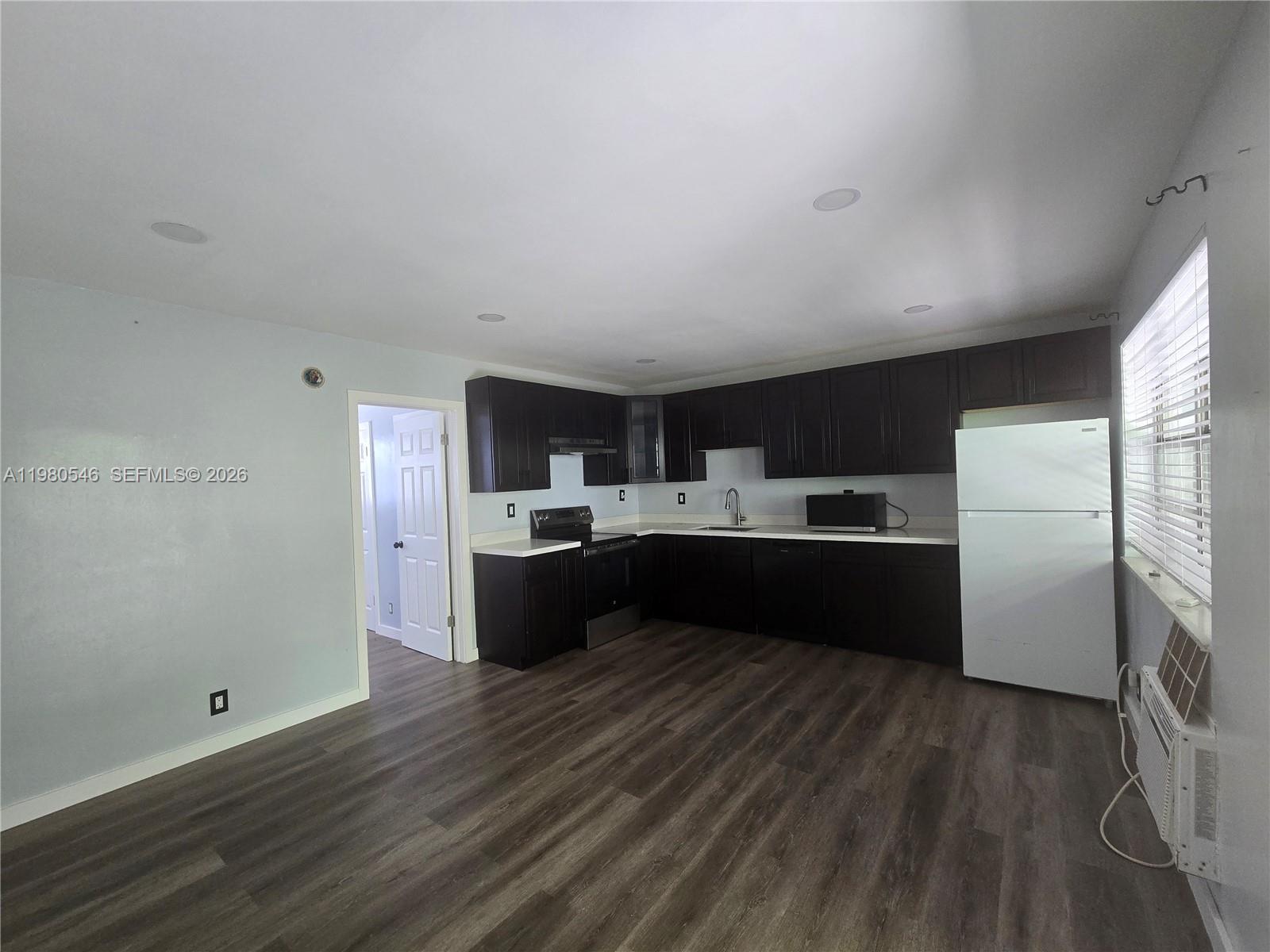 Listing photo 5 for 4095 N ANDREWS Unit#54, Fort Lauderdale, FL, 33309