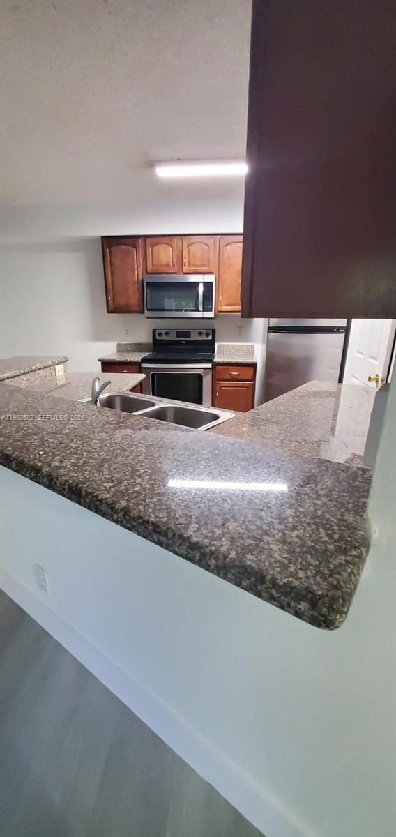 Listing photo 2 for 9999 Summerbreeze Dr Unit#904, Sunrise, FL, 33322