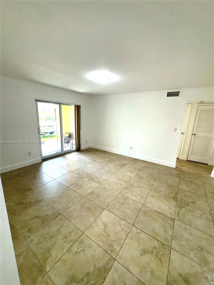 Listing photo 2 for 733 Riverside Dr Unit#1216, Coral Springs, FL, 33071