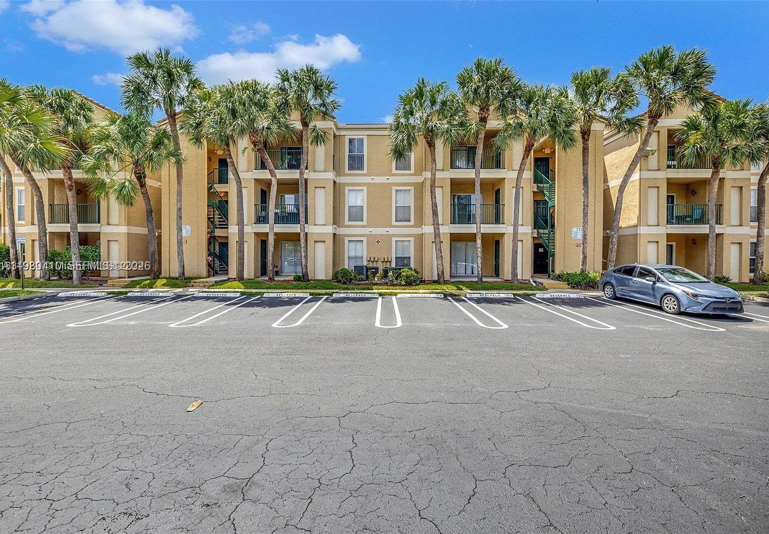 Listing photo 3 for 733 Riverside Dr Unit#1216, Coral Springs, FL, 33071