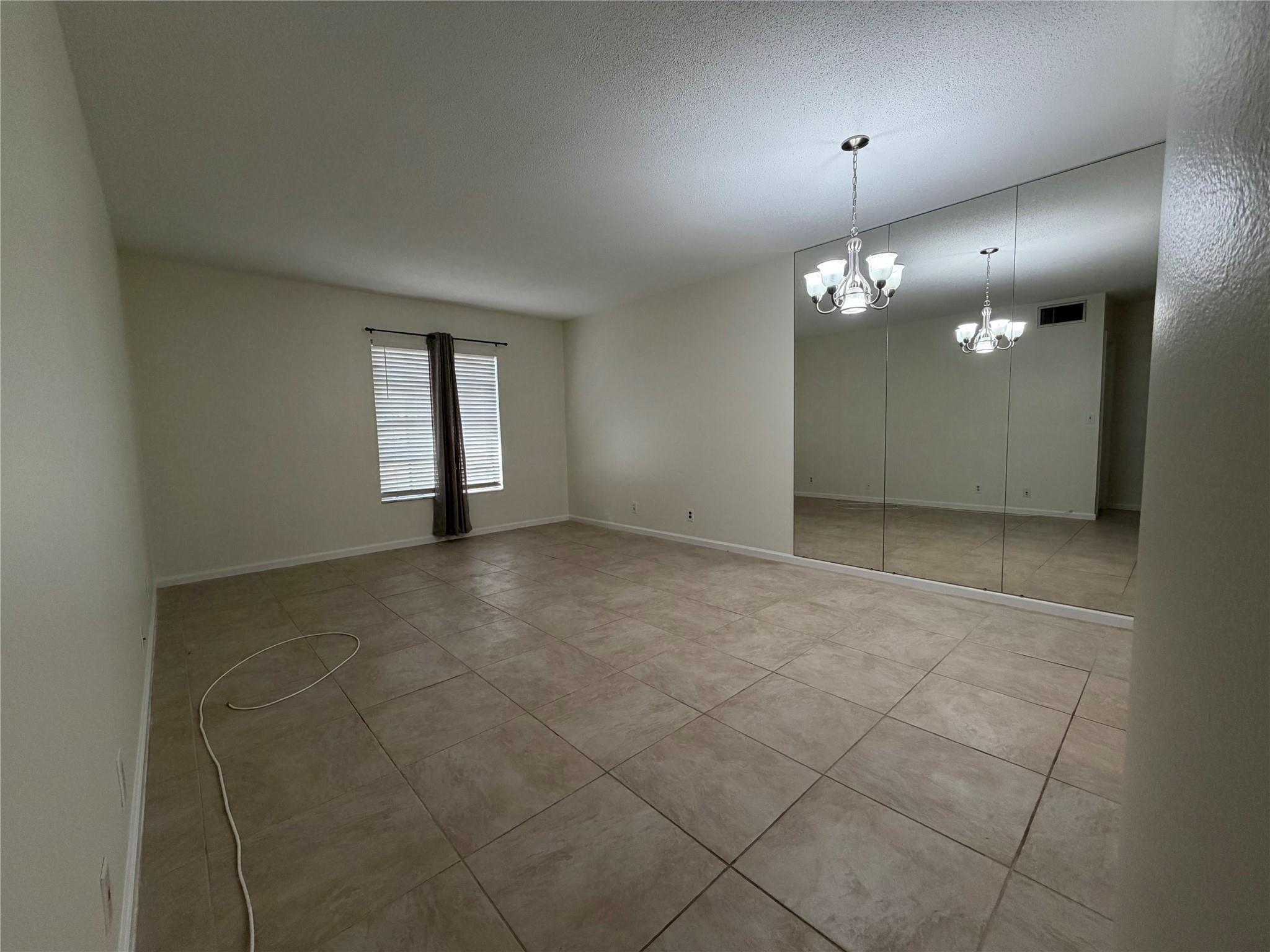Listing photo 4 for 2151 NE 68th Street Unit#207, Fort Lauderdale, FL, 33308