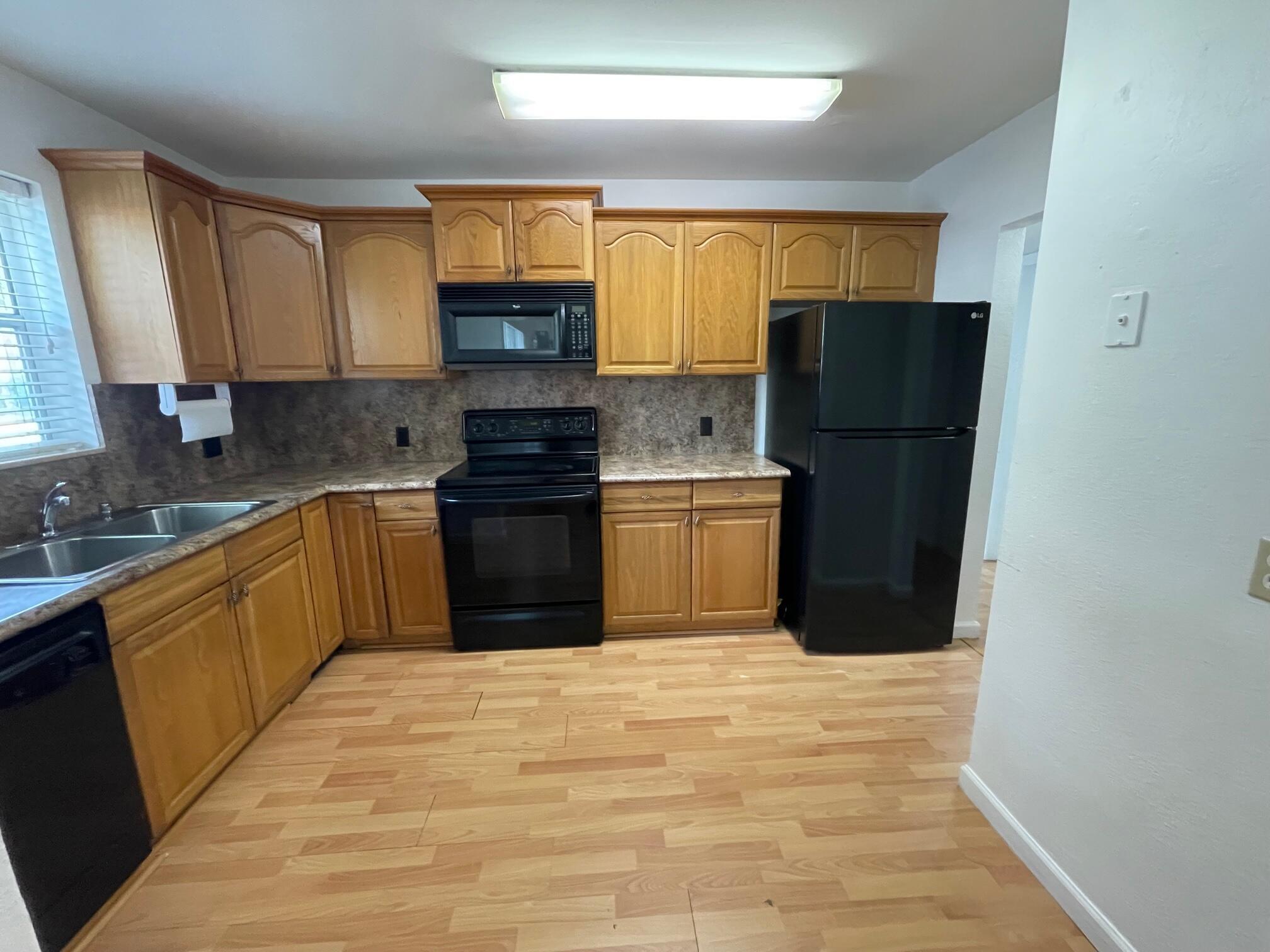 Listing photo 2 for 10762 La Placida Drive Unit#7-108, Coral Springs, FL, 33065
