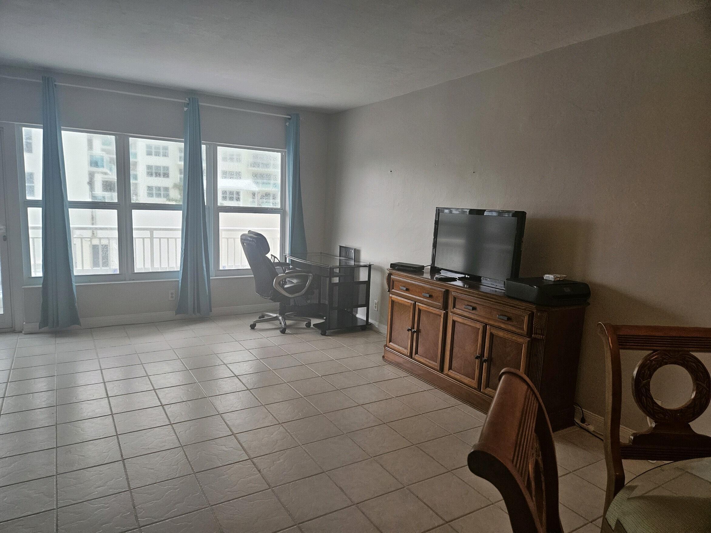 Listing photo 4 for 3850 Galt Ocean Drive Unit#208, Fort Lauderdale, FL, 33308