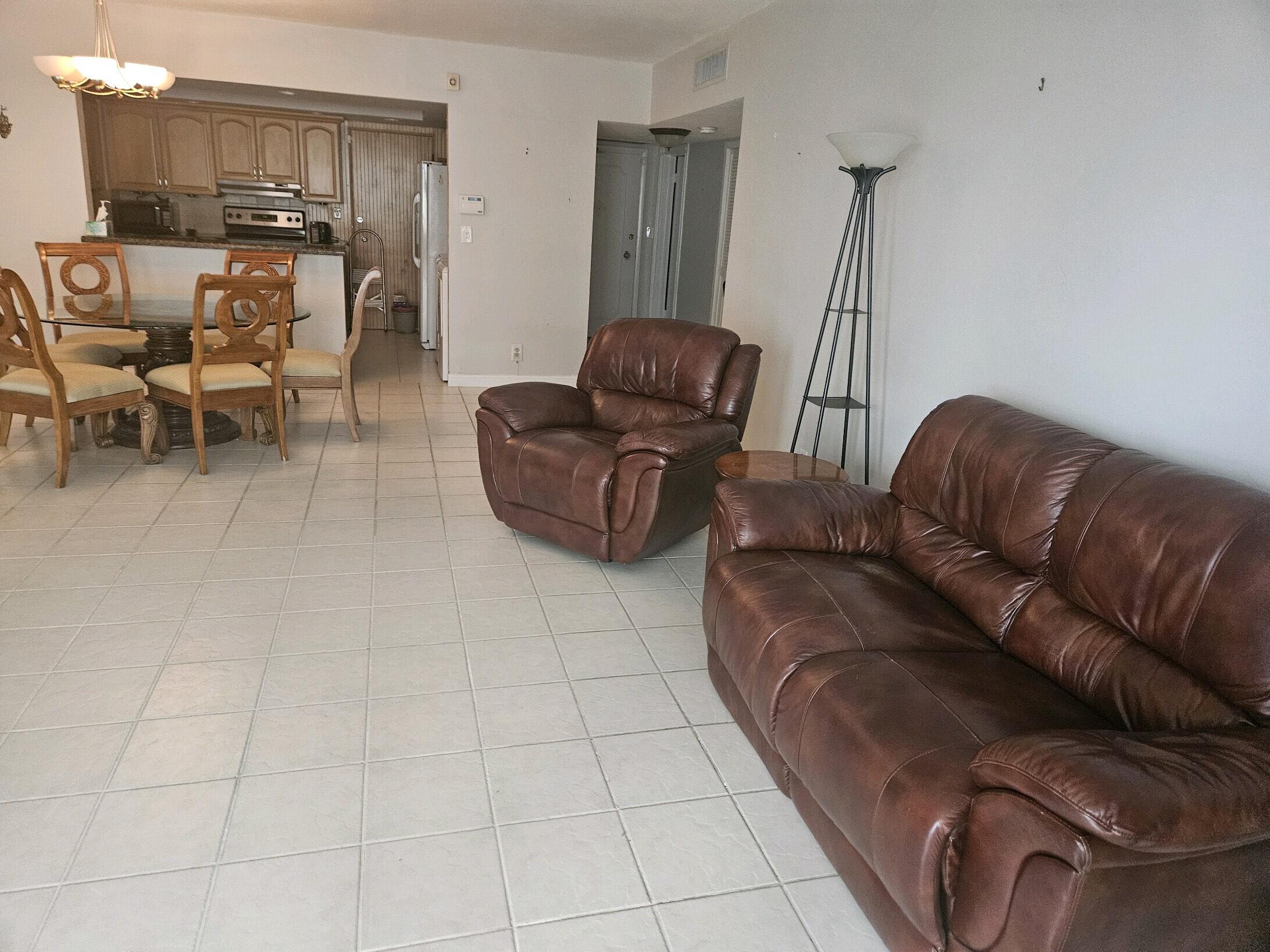 Listing photo 5 for 3850 Galt Ocean Drive Unit#208, Fort Lauderdale, FL, 33308