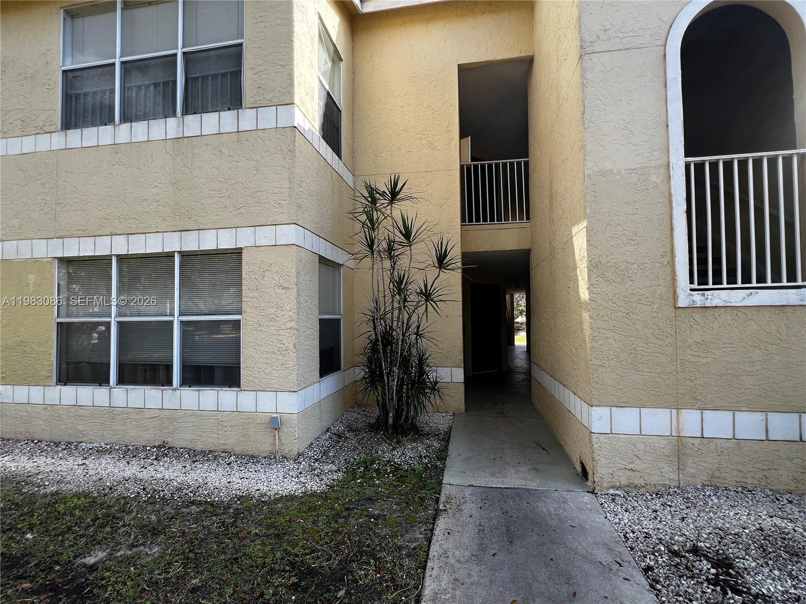 Listing photo 5 for 12980 Vista Isles Dr Unit#315, Plantation, FL, 33325