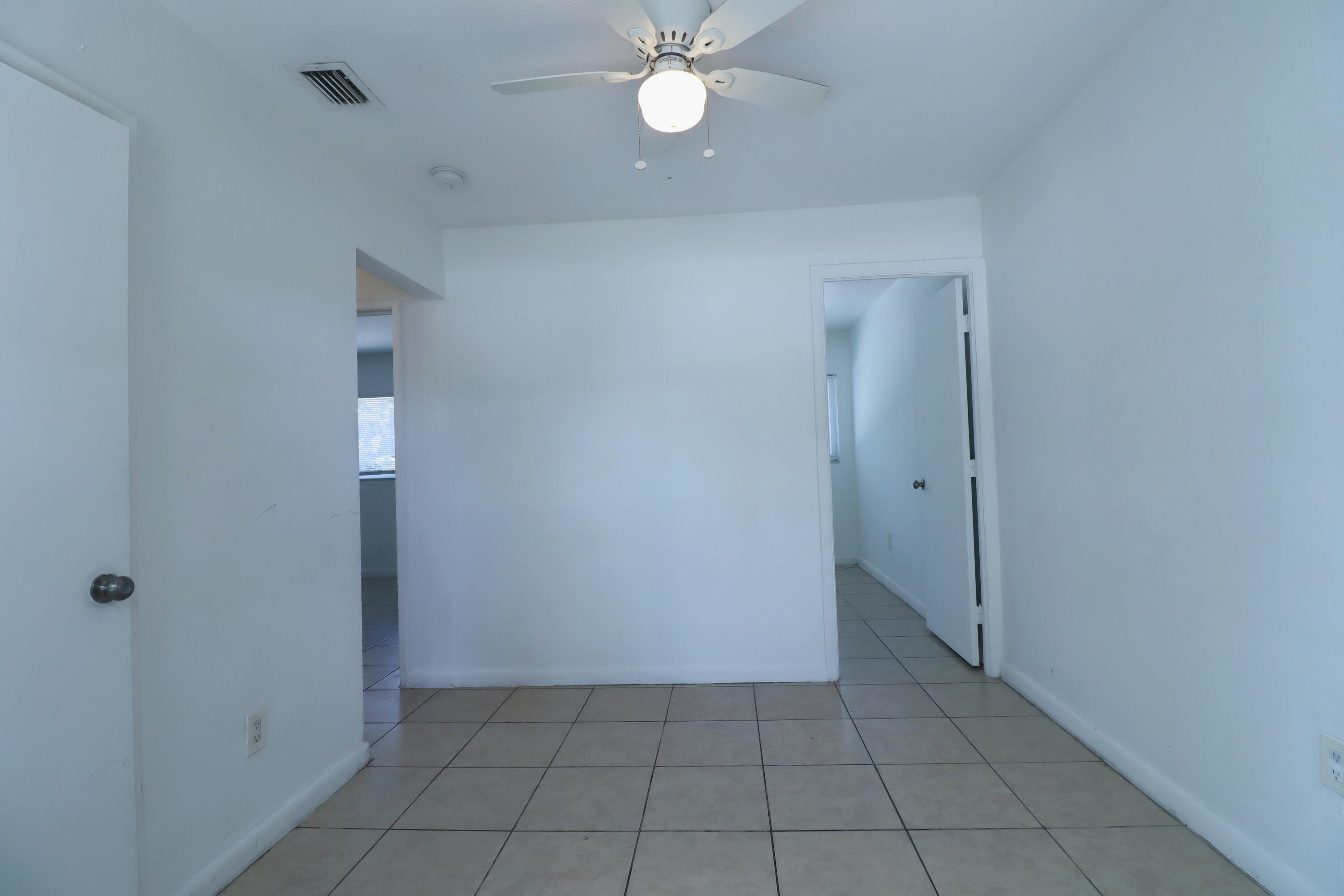 Listing photo 2 for 1960 SW 41st Avenue Unit#3, Fort Lauderdale, FL, 33317