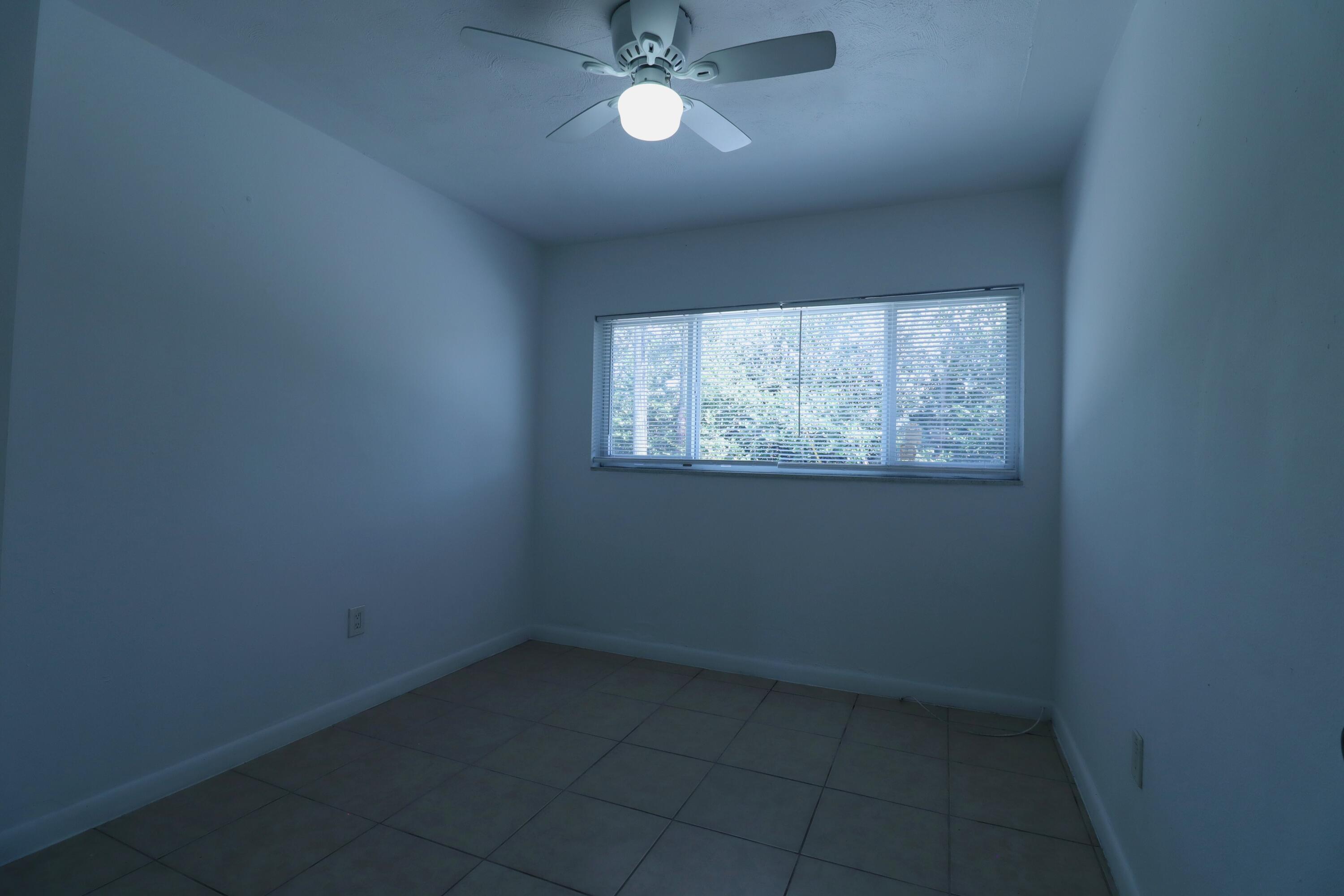 Listing photo 4 for 1960 SW 41st Avenue Unit#3, Fort Lauderdale, FL, 33317