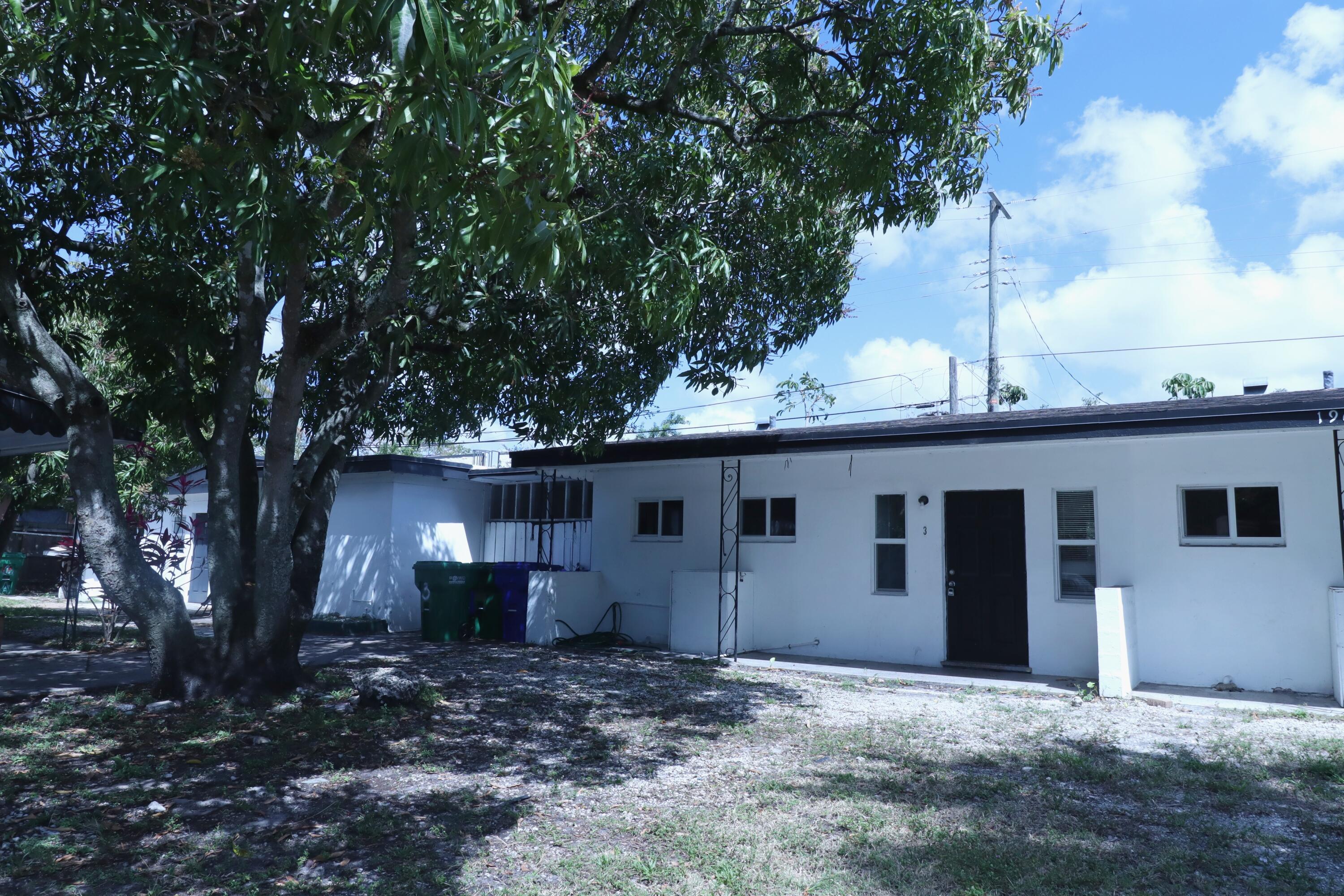 Listing photo 5 for 1960 SW 41st Avenue Unit#3, Fort Lauderdale, FL, 33317
