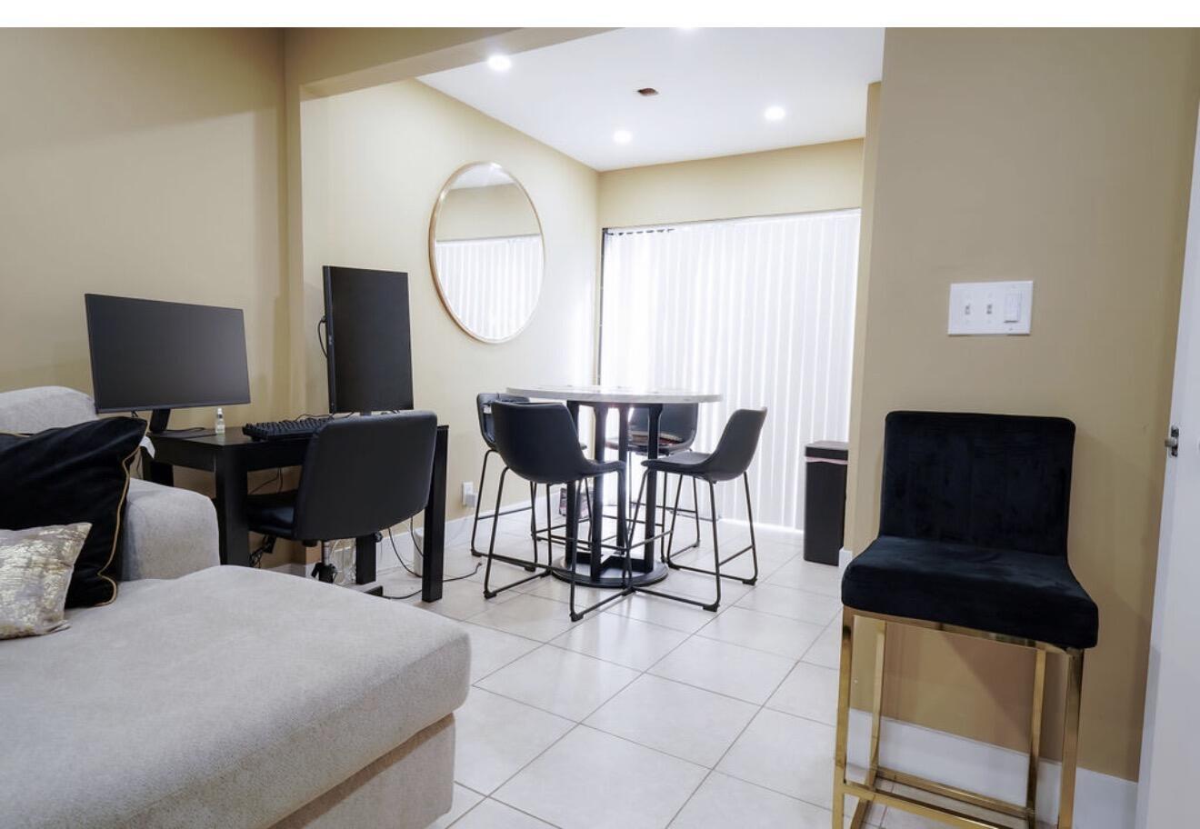 Listing photo 5 for 6611 Winfield Boulevard Unit#109-b, Margate, FL, 33063