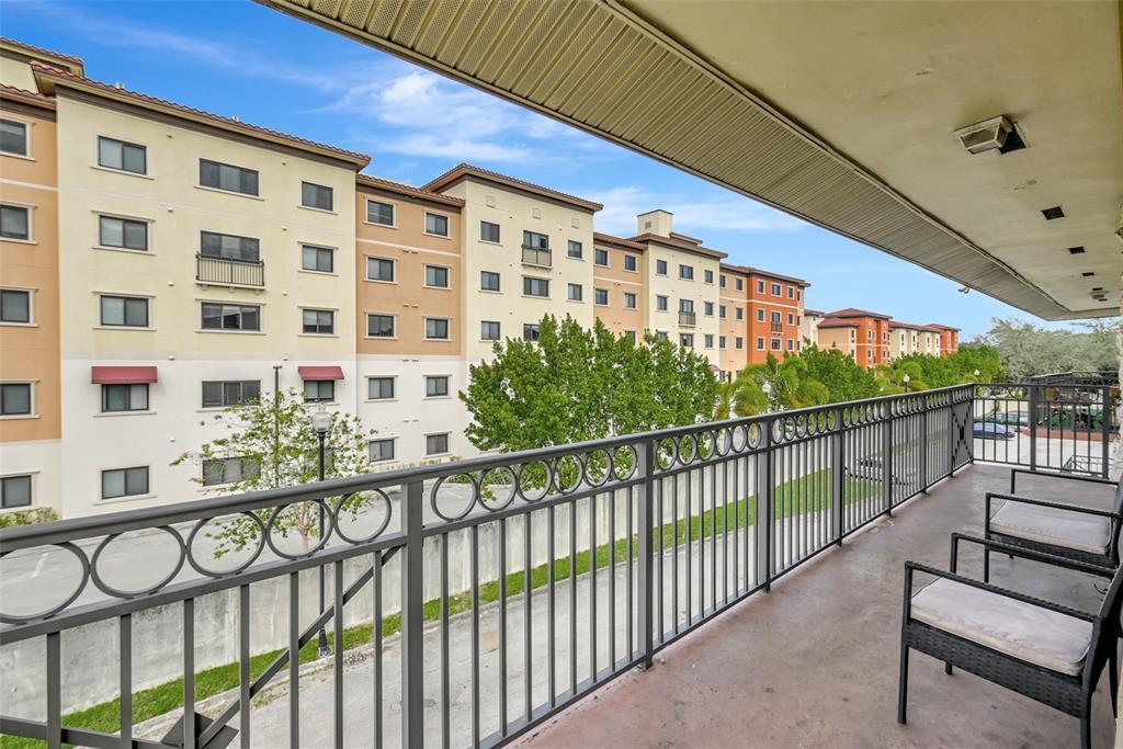 Listing photo 3 for 4850 SW 63rd Terrace Unit#332, Davie, FL, 33314