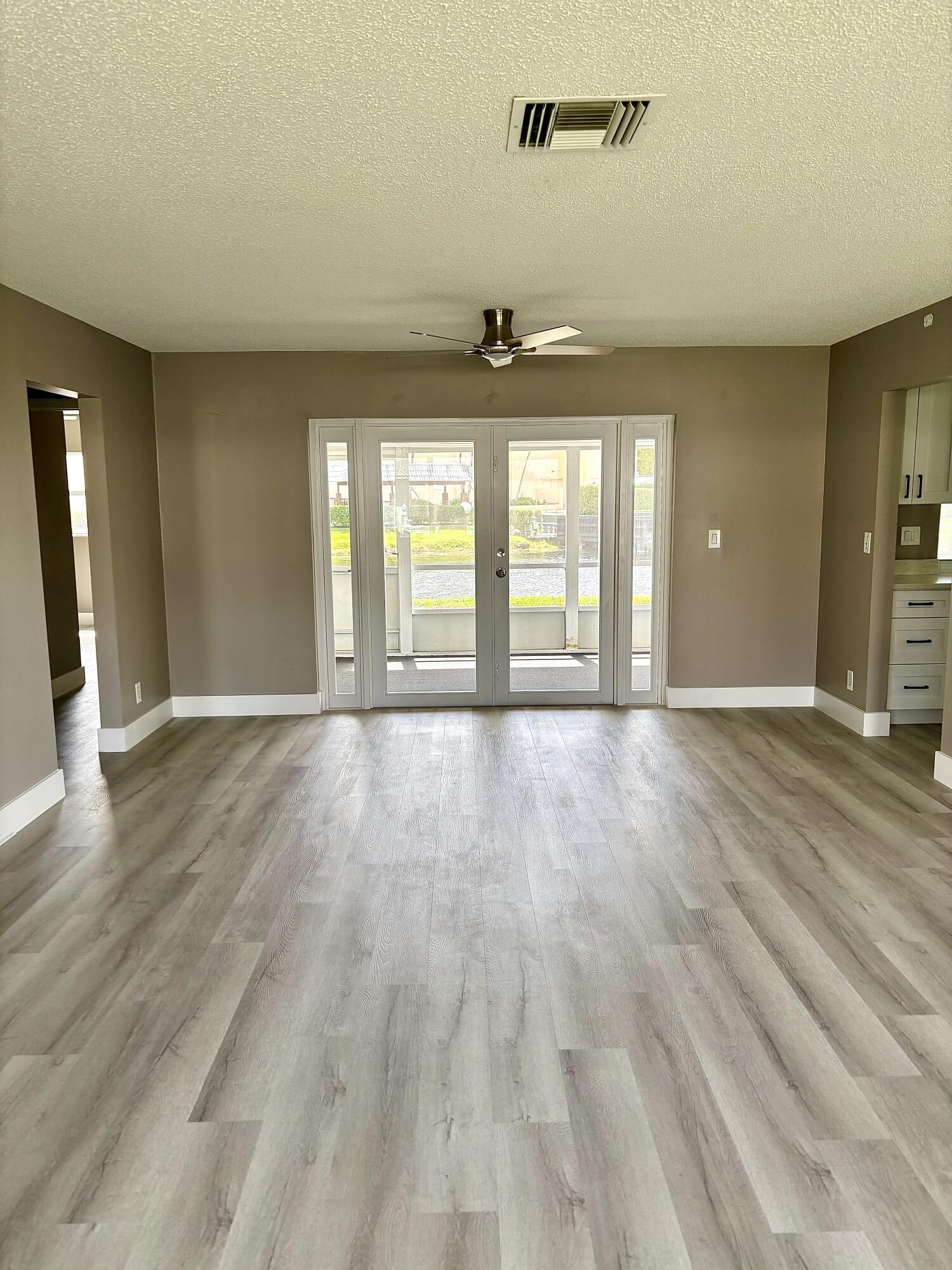 Listing photo 4 for 8536 NW 12th Court, Plantation, FL, 33322