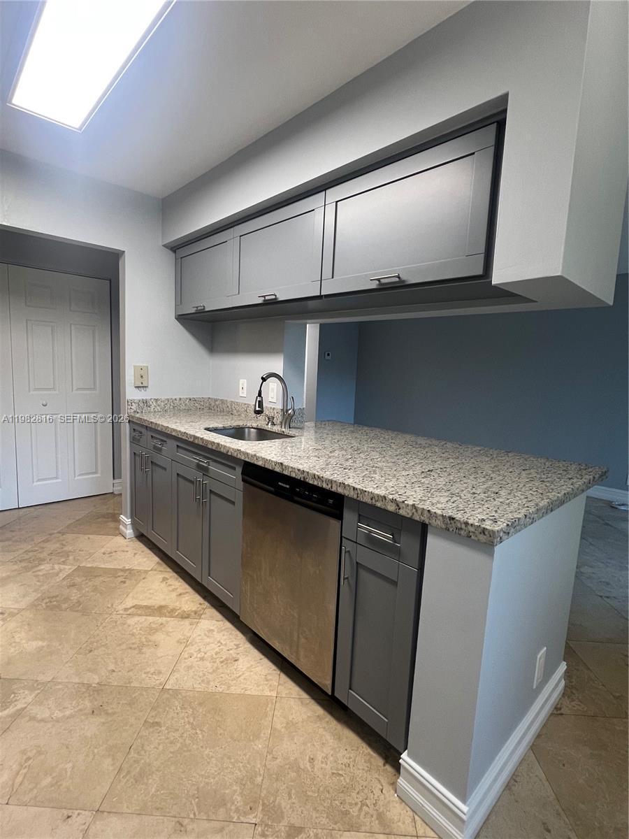 Listing photo 2 for 9777 Westview Dr Unit#1128, Coral Springs, FL, 33076
