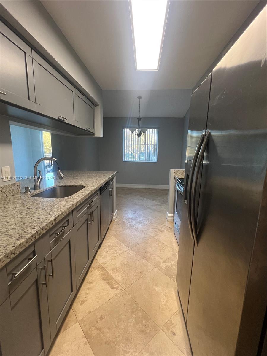 Listing photo 4 for 9777 Westview Dr Unit#1128, Coral Springs, FL, 33076