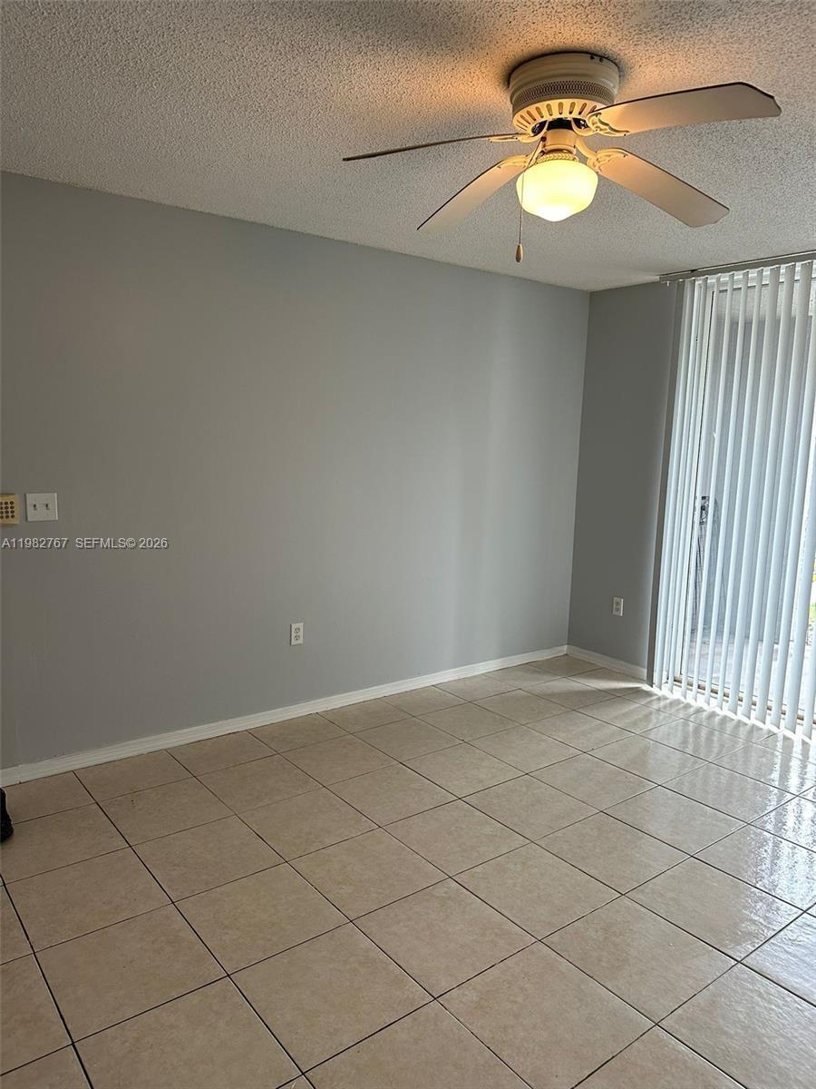 Listing photo 4 for 655 SW 111th Way Unit#105, Pembroke Pines, FL, 33025