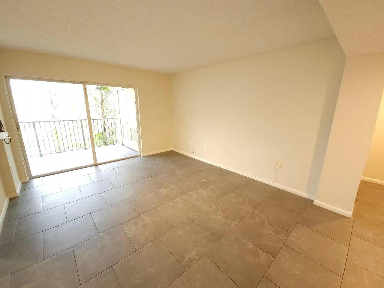 Listing photo 2 for 751 N Pine Island Road Unit#205, Plantation, FL, 33324