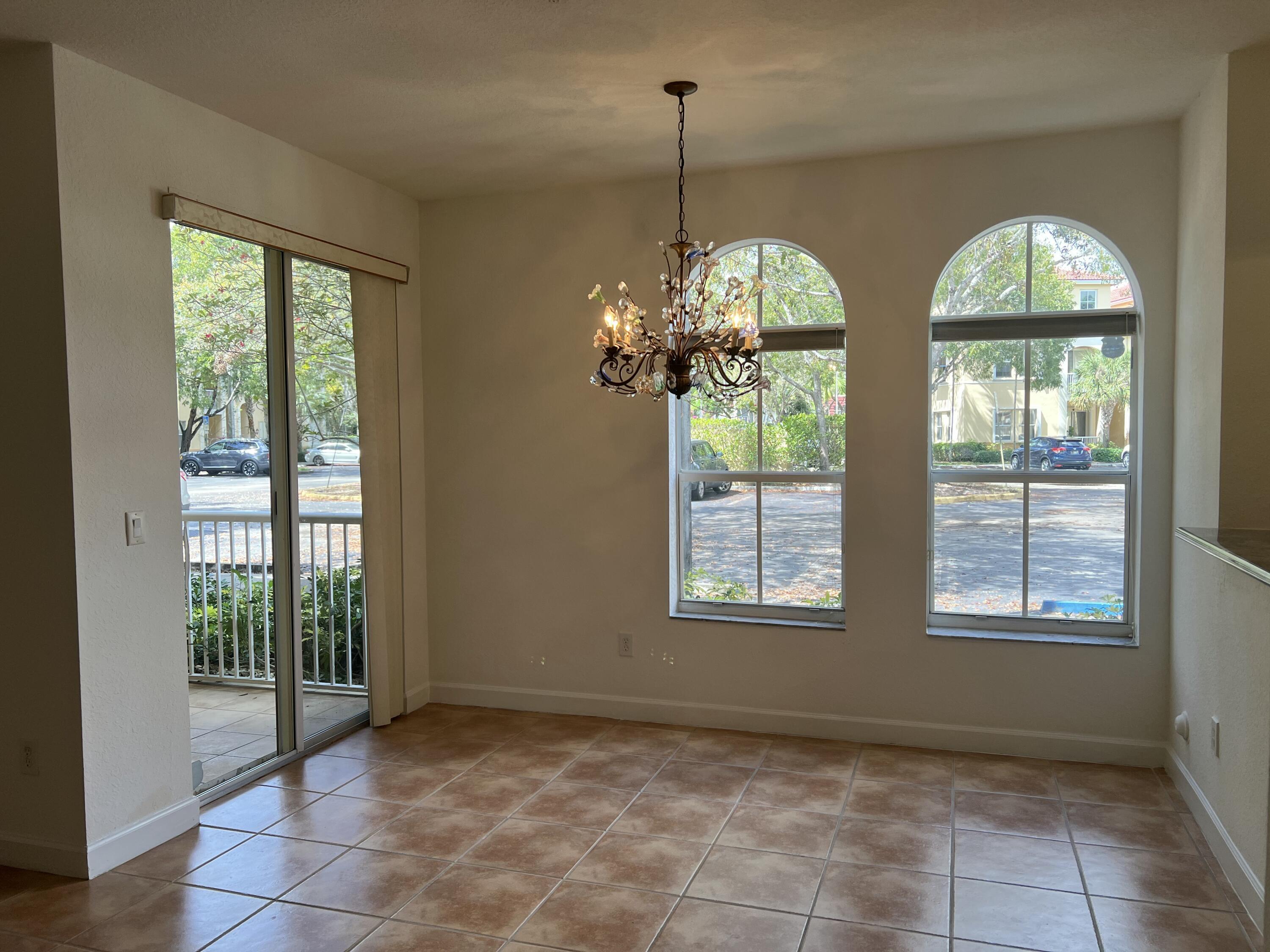 Listing photo 2 for 150 Jacaranda Country Club Drive Unit#102, Plantation, FL, 33324