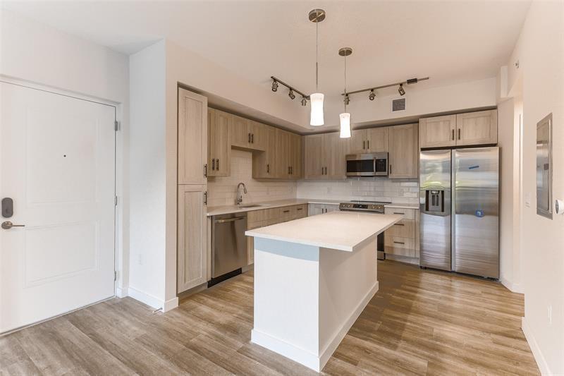 Listing photo 2 for 8894 44th Street Unit#8-103, Sunrise, FL, 33351
