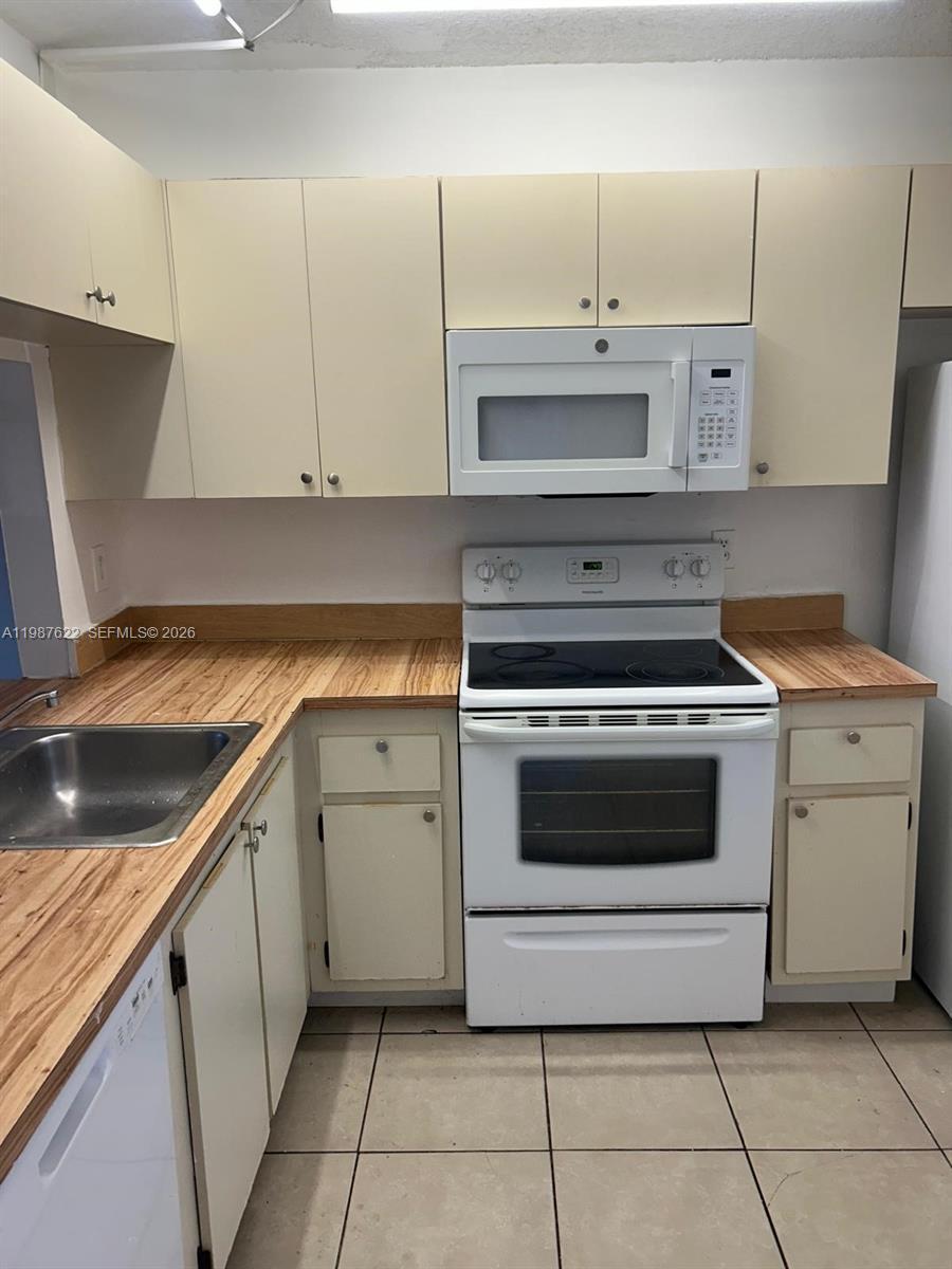 Rental in Pembroke Pines, FL