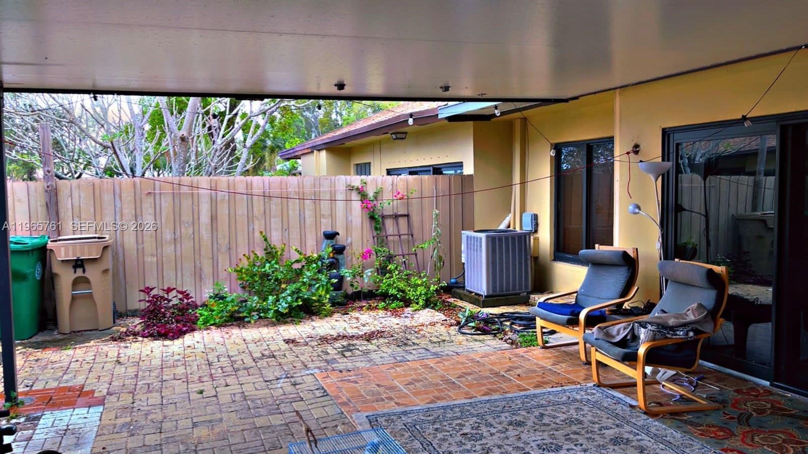 Listing photo 2 for 7509 SW 26th Ct Unit#5, Davie, FL, 33314