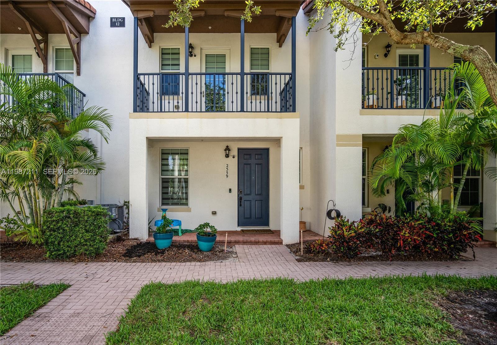 Listing photo 3 for 2559 SW 119th Ter, Miramar, FL, 33025