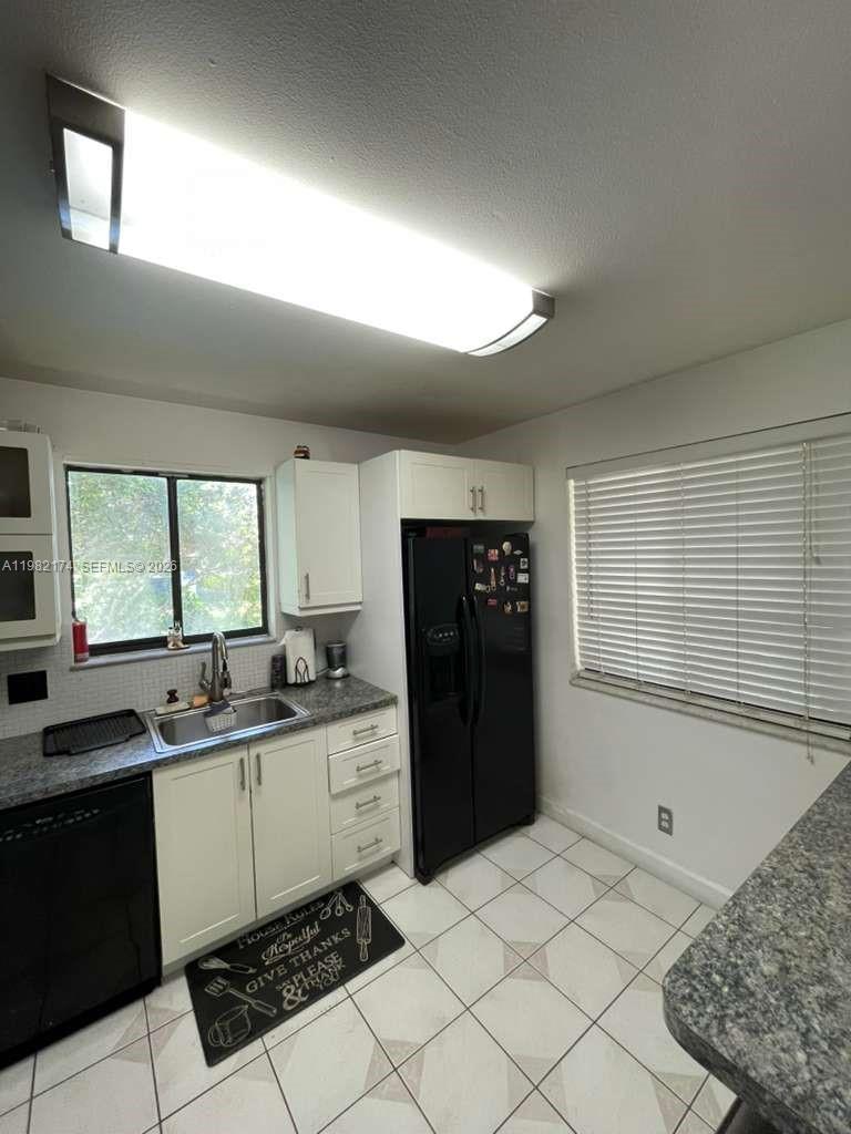 Listing photo 2 for 436 Lakeview Dr Unit#206, Weston, FL, 33326
