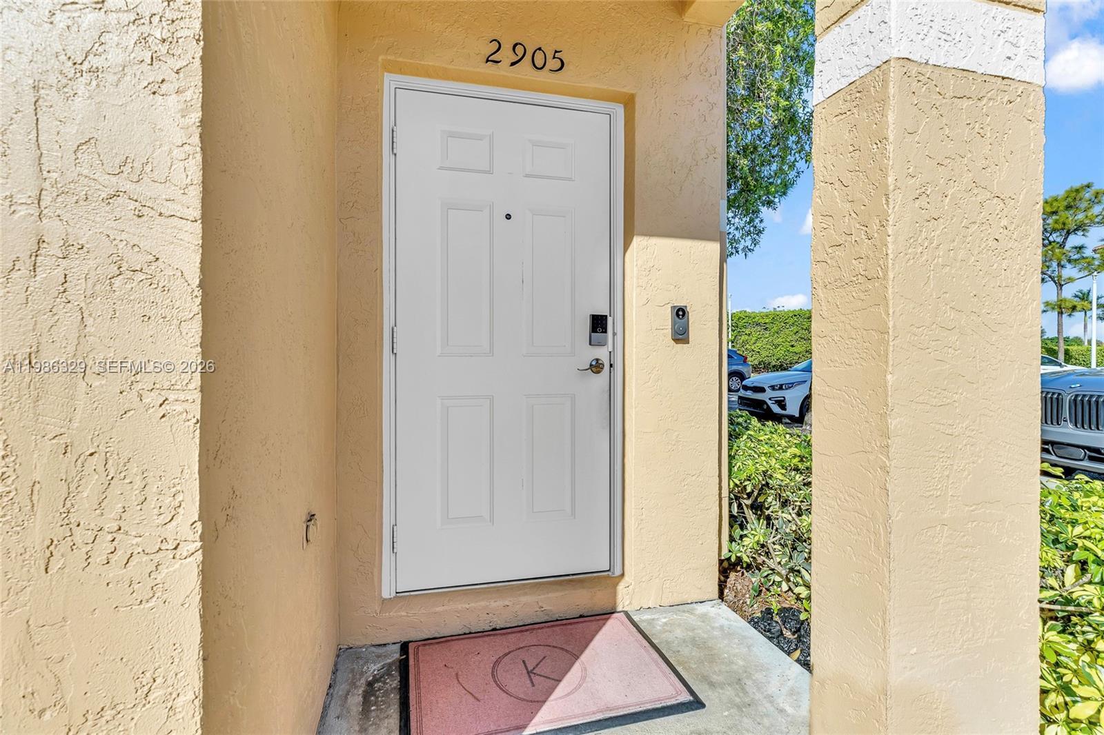 Listing photo 2 for 2905 Crestwood Ter Unit#3203, Margate, FL, 33063