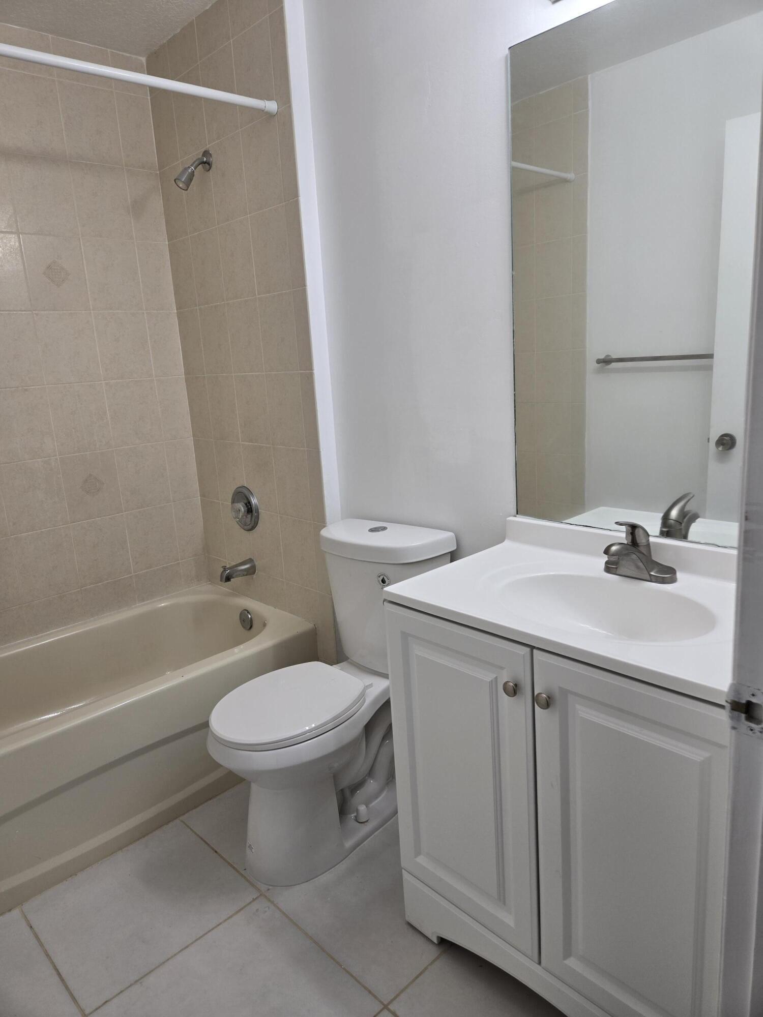 Listing photo 2 for 4944 Leeward Lane Unit#3705, Fort Lauderdale, FL, 33312