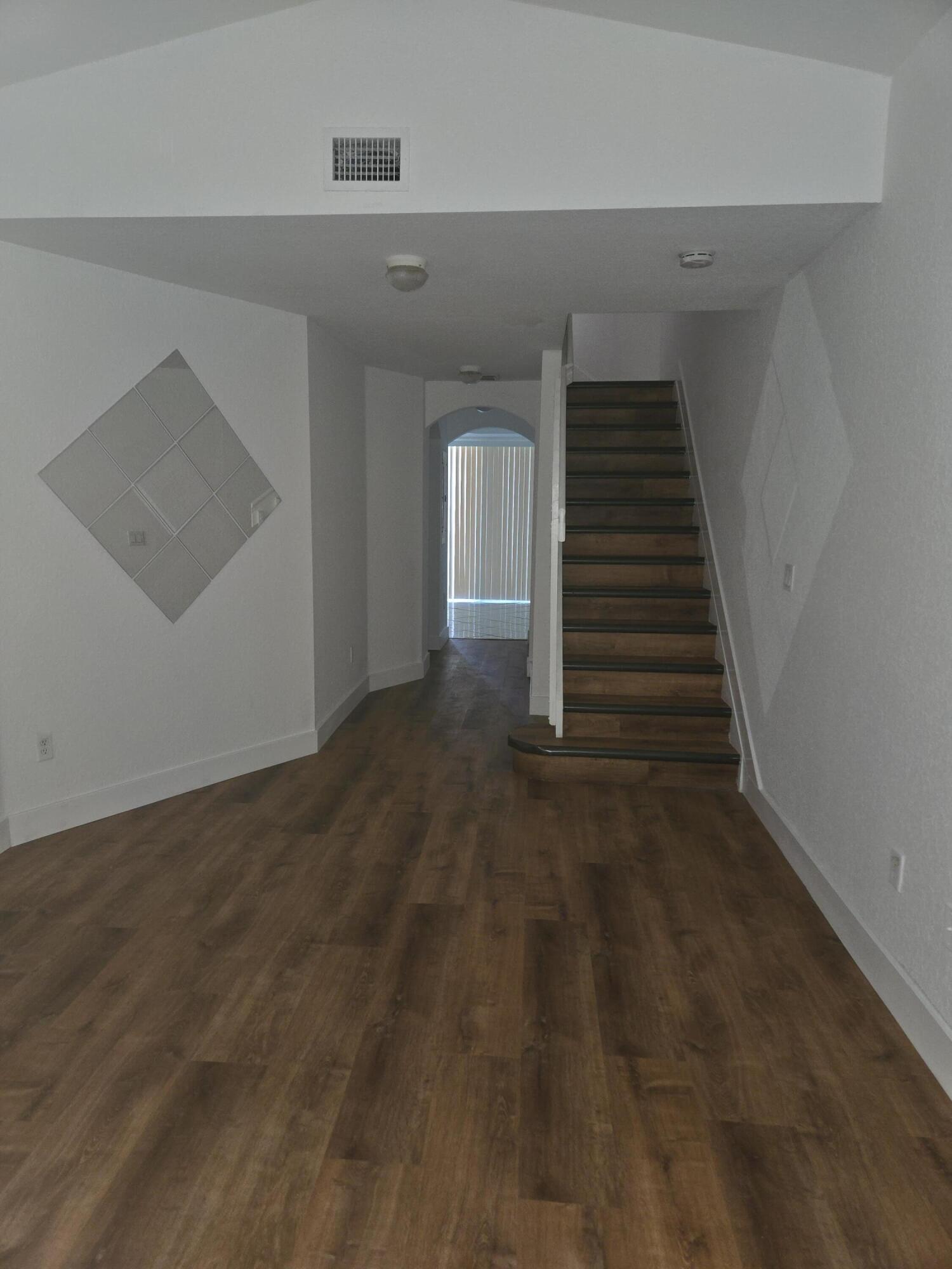 Listing photo 5 for 4944 Leeward Lane Unit#3705, Fort Lauderdale, FL, 33312
