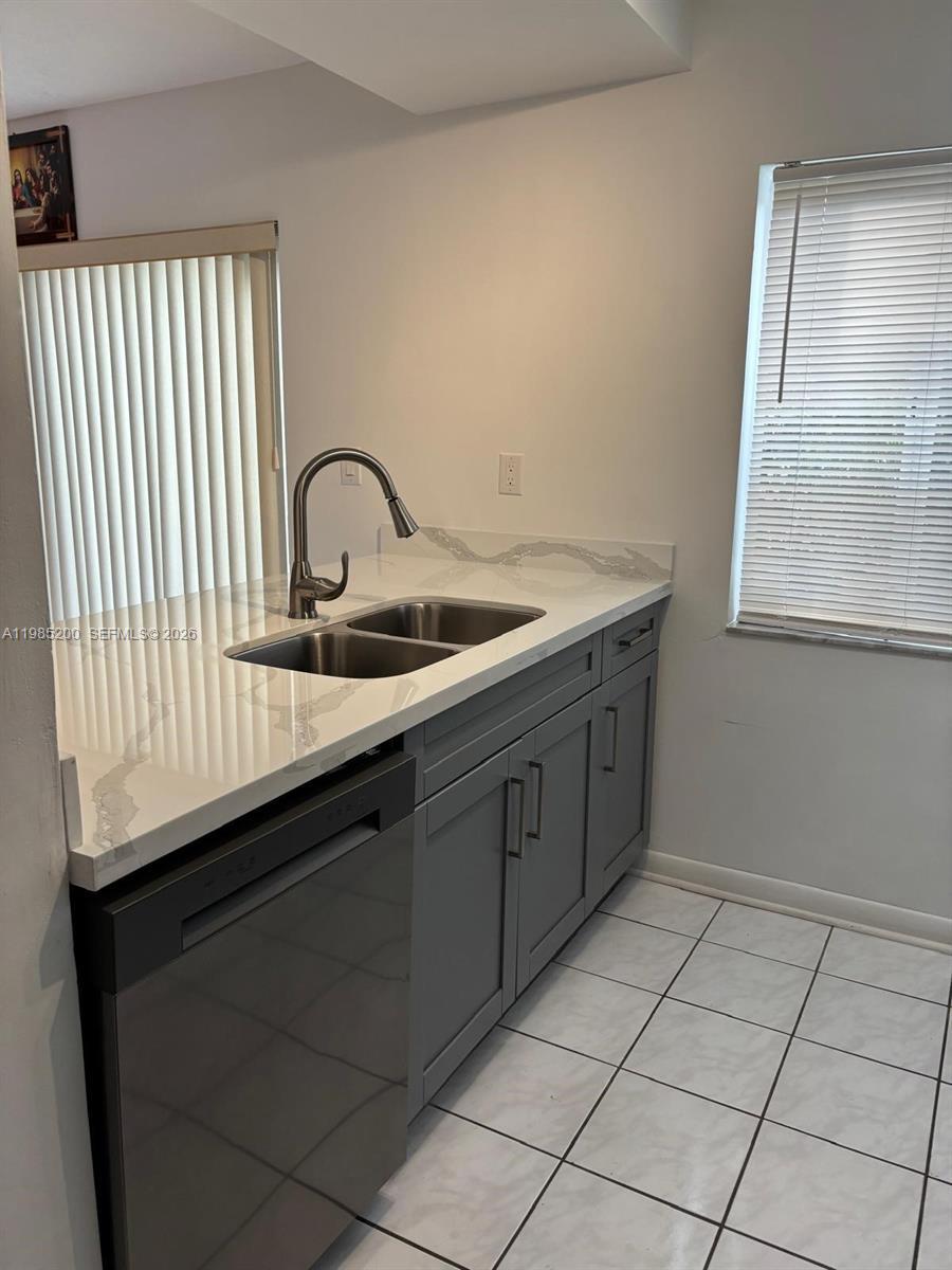 Listing photo 2 for 133 Riviera Cir, Weston, FL, 33326