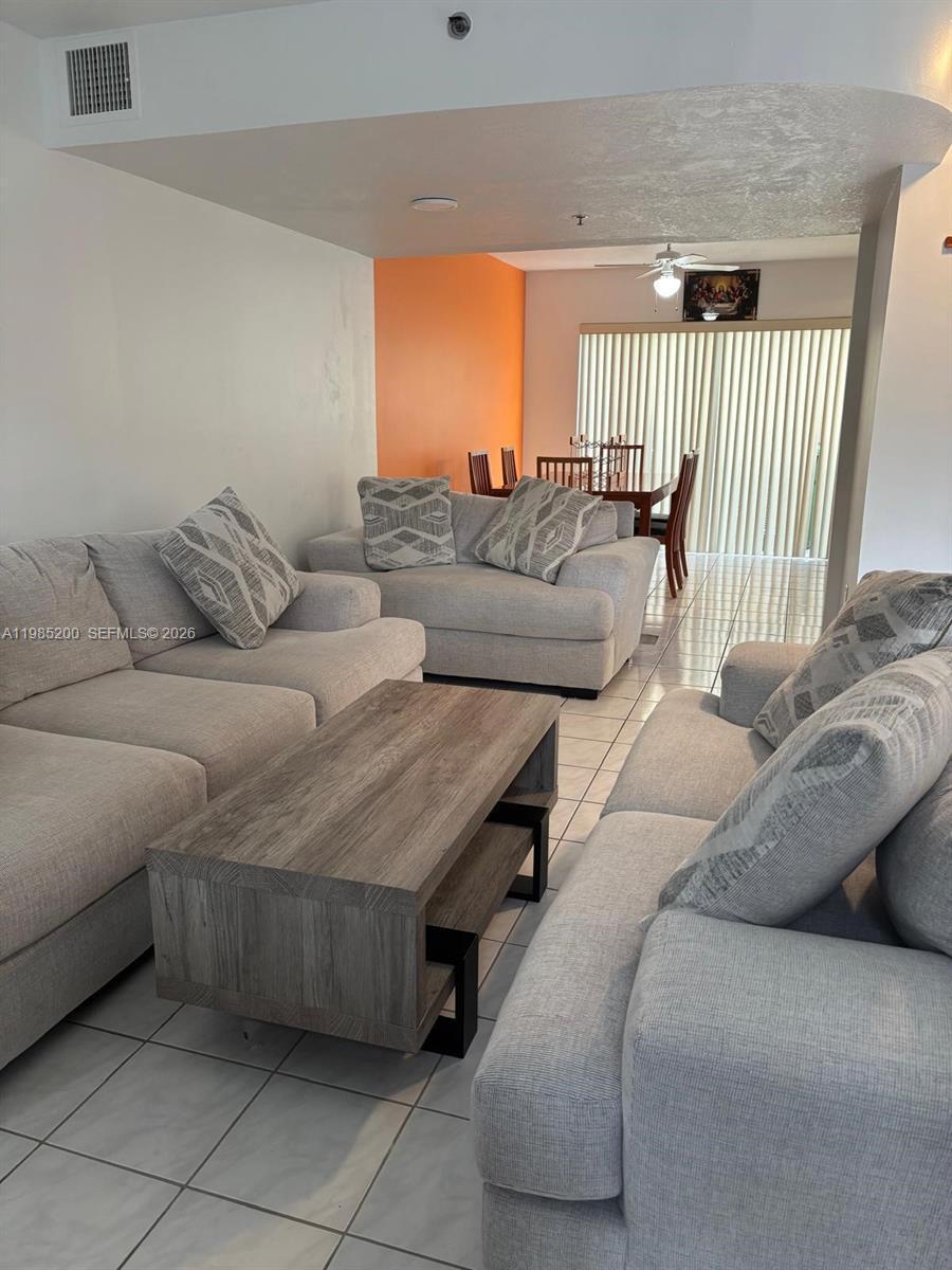 Listing photo 3 for 133 Riviera Cir, Weston, FL, 33326
