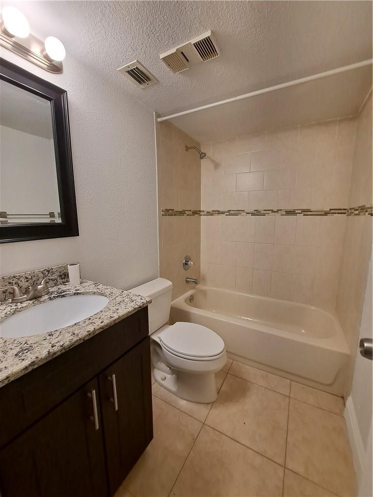 Listing photo 2 for 9838 Nob Hill Court Unit#9838, Sunrise, FL, 33351
