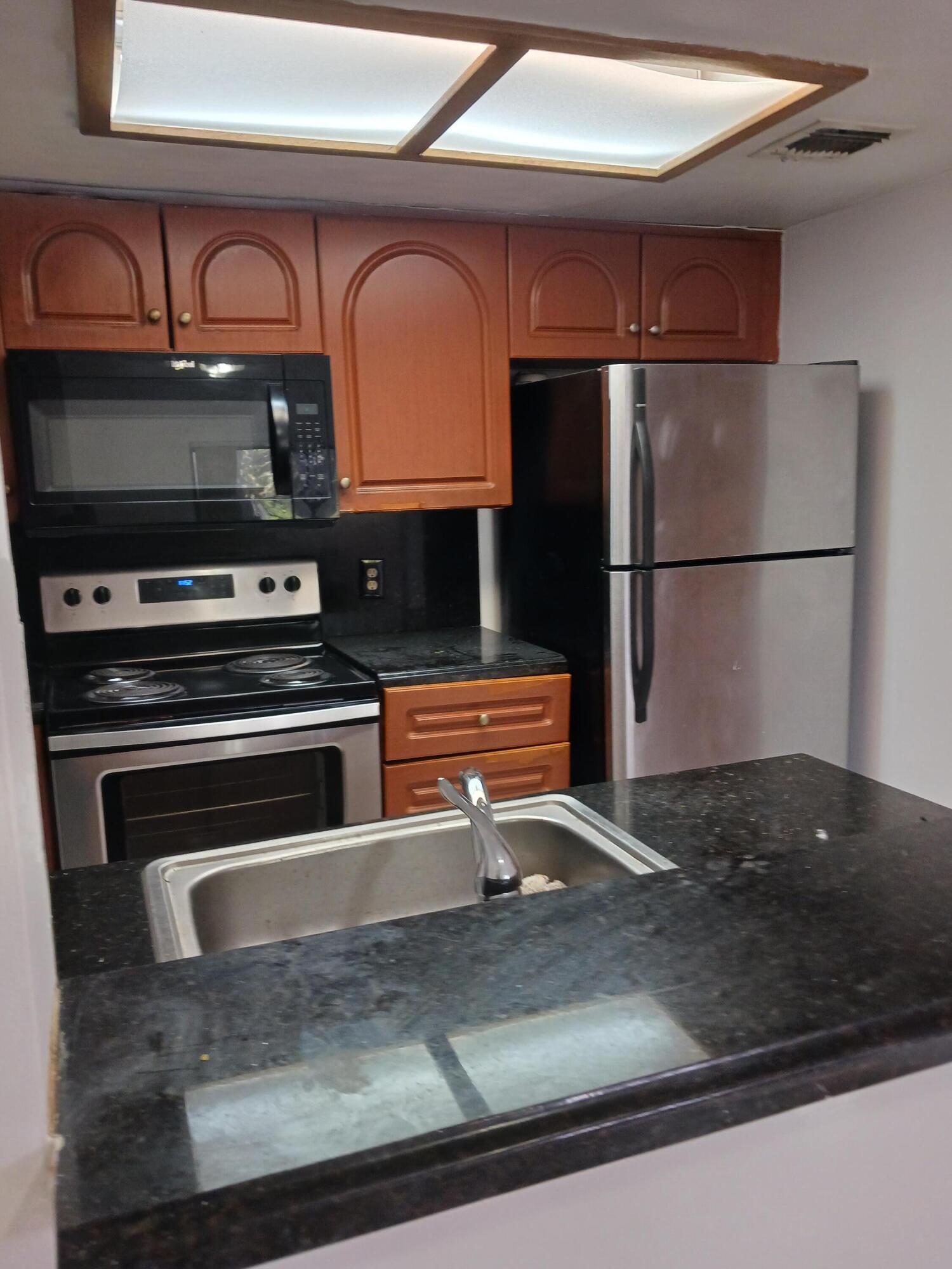 Listing photo 3 for 3187 Coral Lake Unit#3187, Coral Springs, FL, 33065