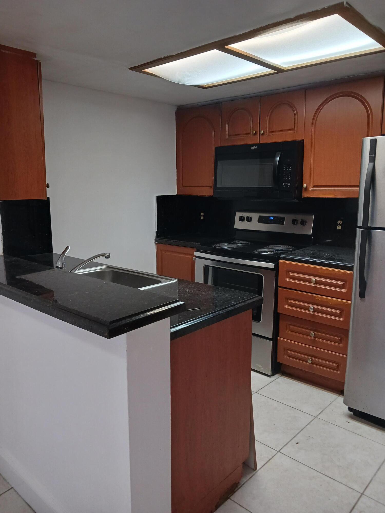 Listing photo 4 for 3187 Coral Lake Unit#3187, Coral Springs, FL, 33065