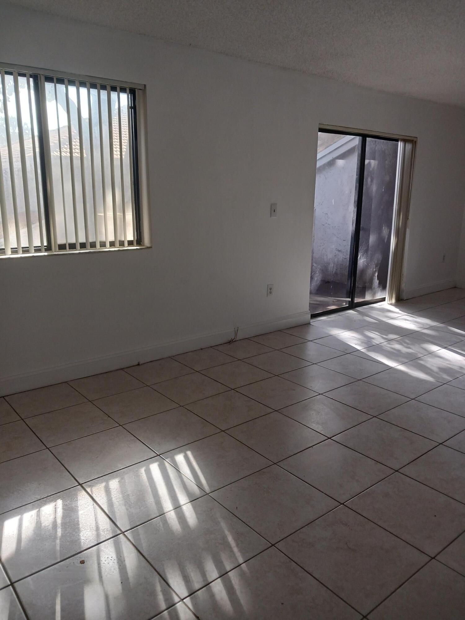 Listing photo 6 for 3187 Coral Lake Unit#3187, Coral Springs, FL, 33065