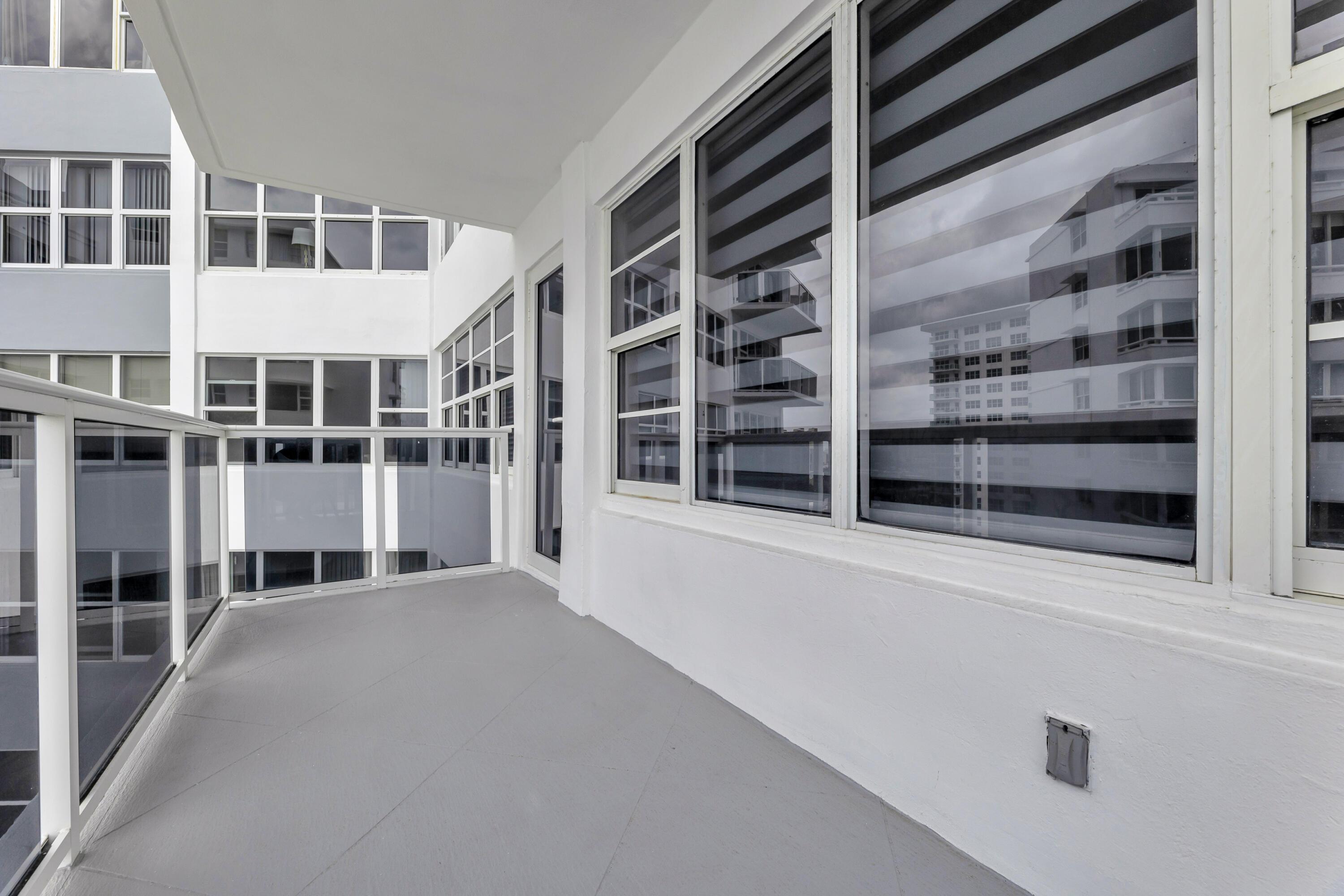 Listing photo 5 for 3700 Galt Ocean Drive Unit#1108, Fort Lauderdale, FL, 33308