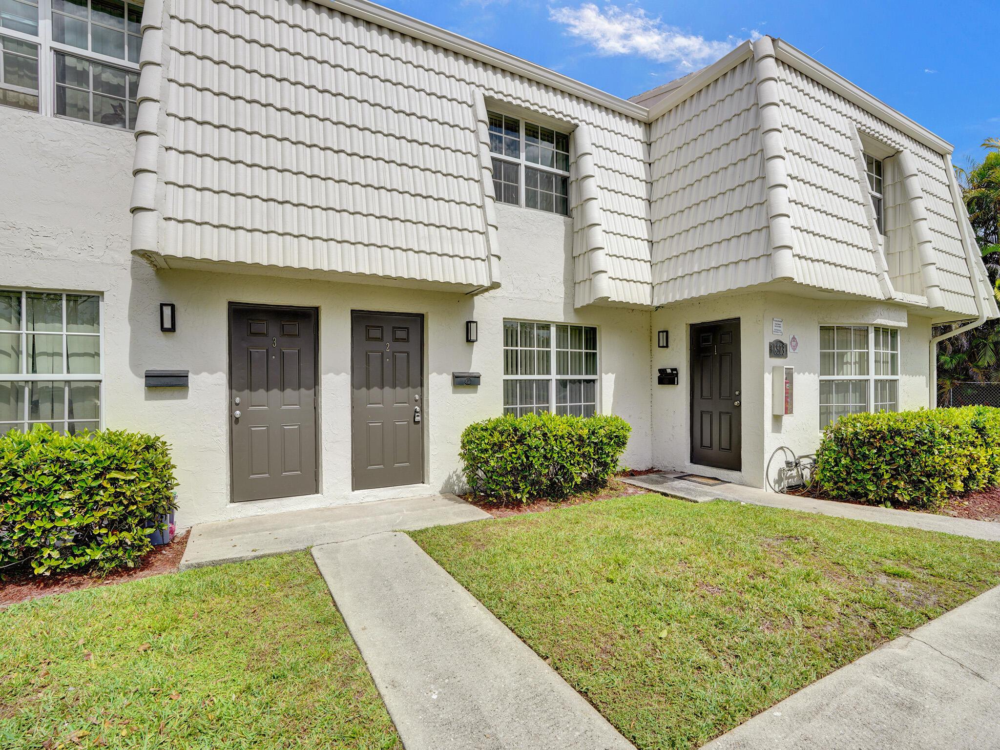 Listing photo 4 for 8503 NW 35th Court Unit#5, Coral Springs, FL, 33065