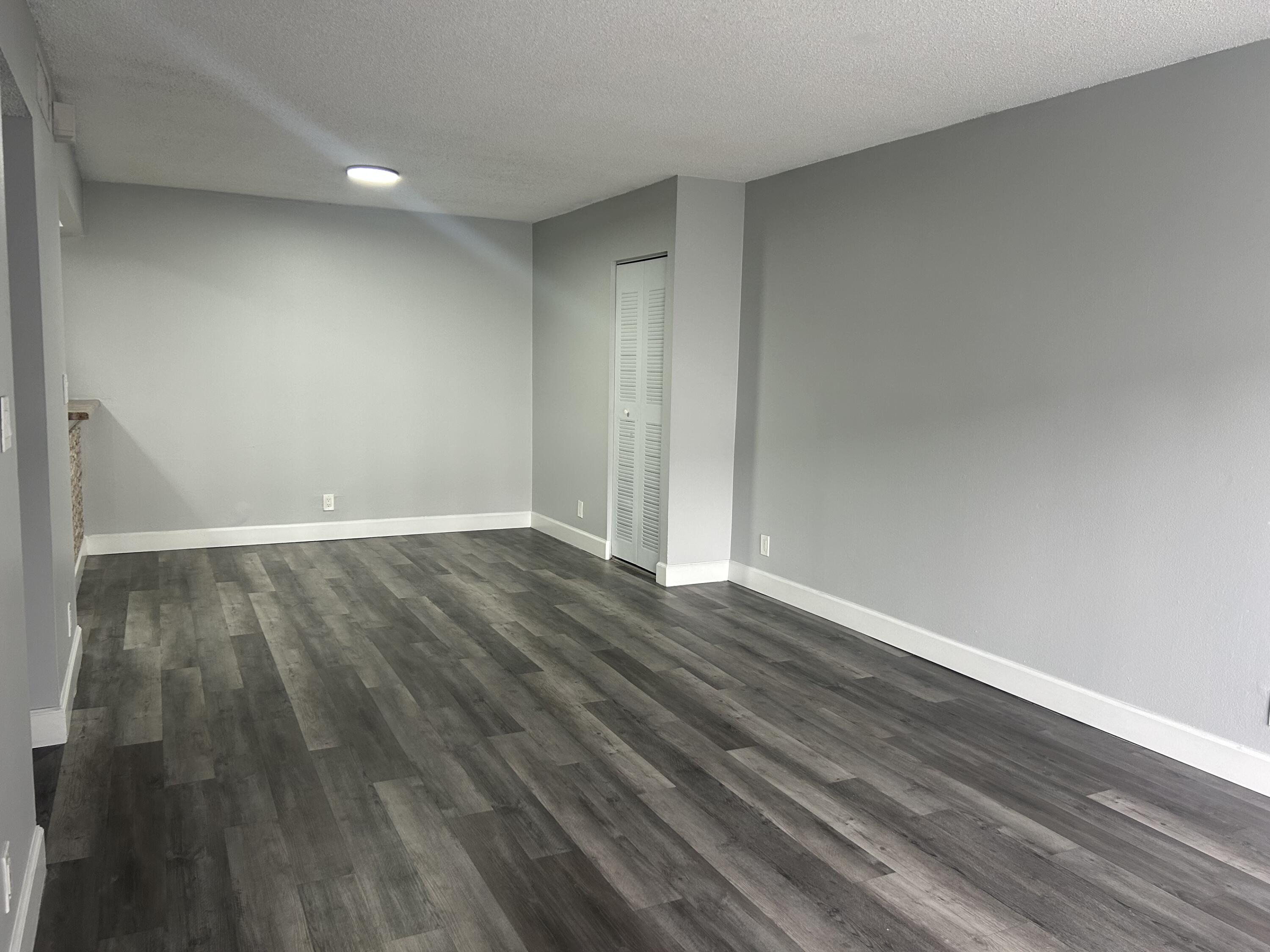 Listing photo 5 for 3232 NW 84th Avenue, Sunrise, FL, 33351