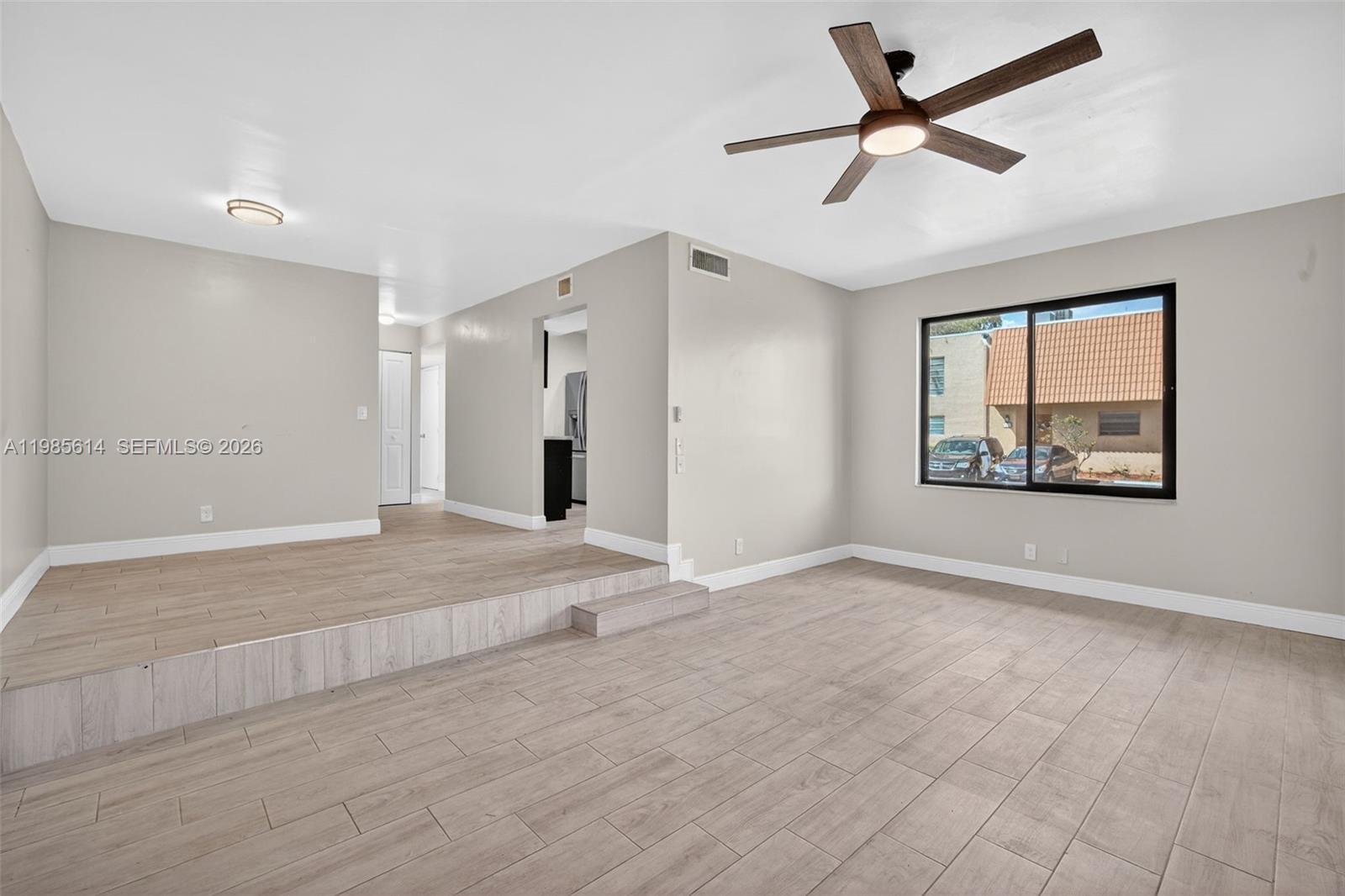 Listing photo 5 for 1451 NW 92nd Ave Unit#191, Pembroke Pines, FL, 33024