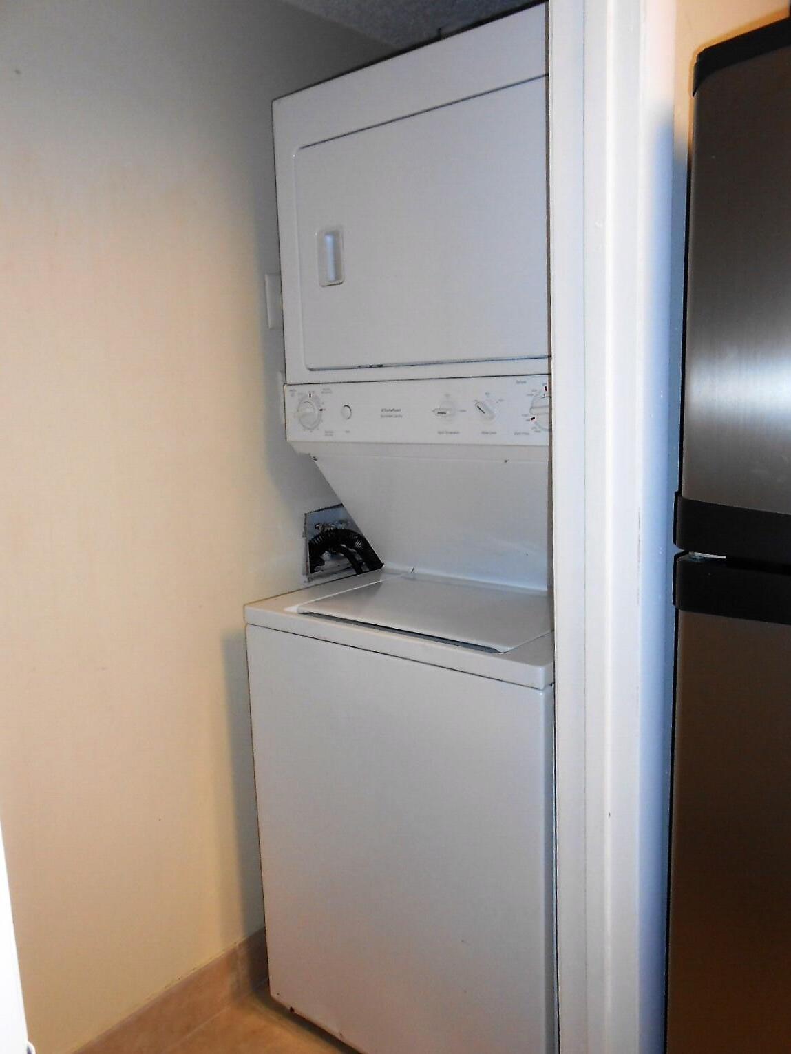 Listing photo 2 for 9999 Summerbreeze Drive Unit#1008, Sunrise, FL, 33322