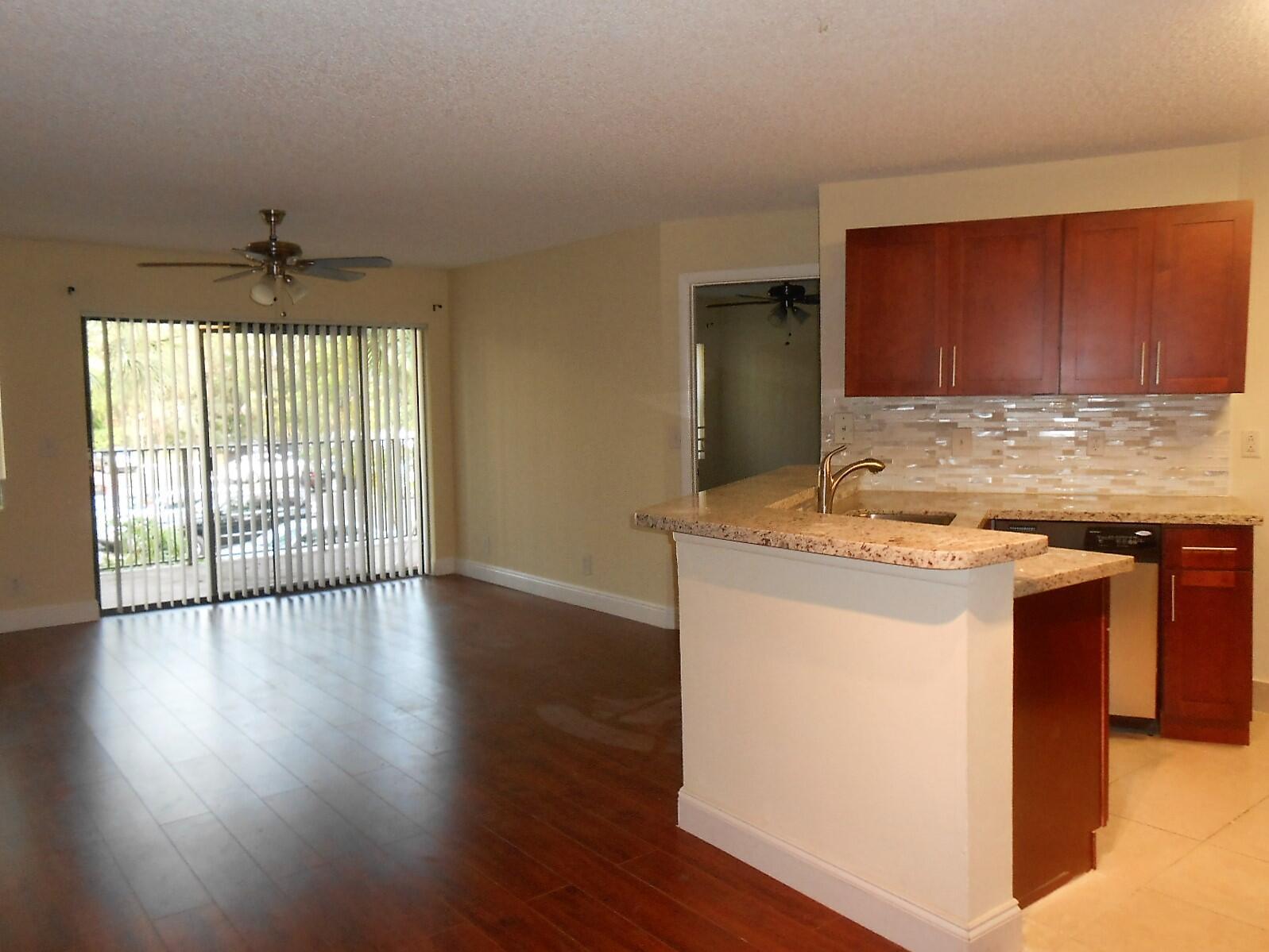 Listing photo 3 for 9999 Summerbreeze Drive Unit#1008, Sunrise, FL, 33322