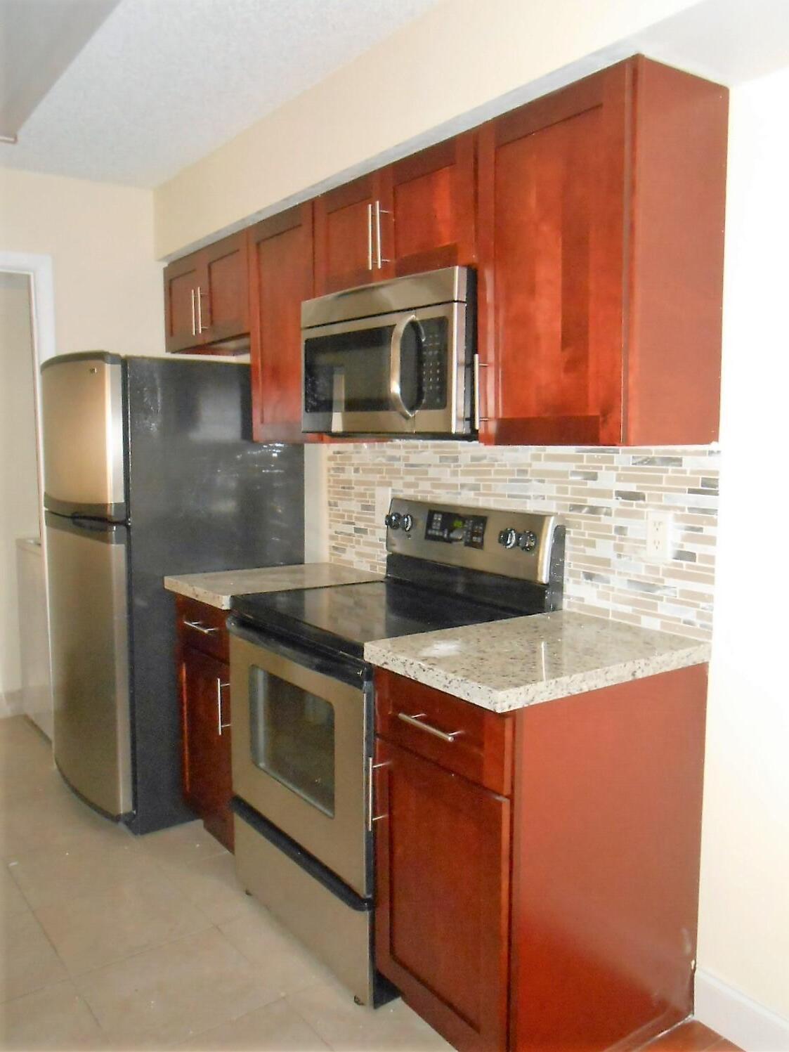 Listing photo 5 for 9999 Summerbreeze Drive Unit#1008, Sunrise, FL, 33322