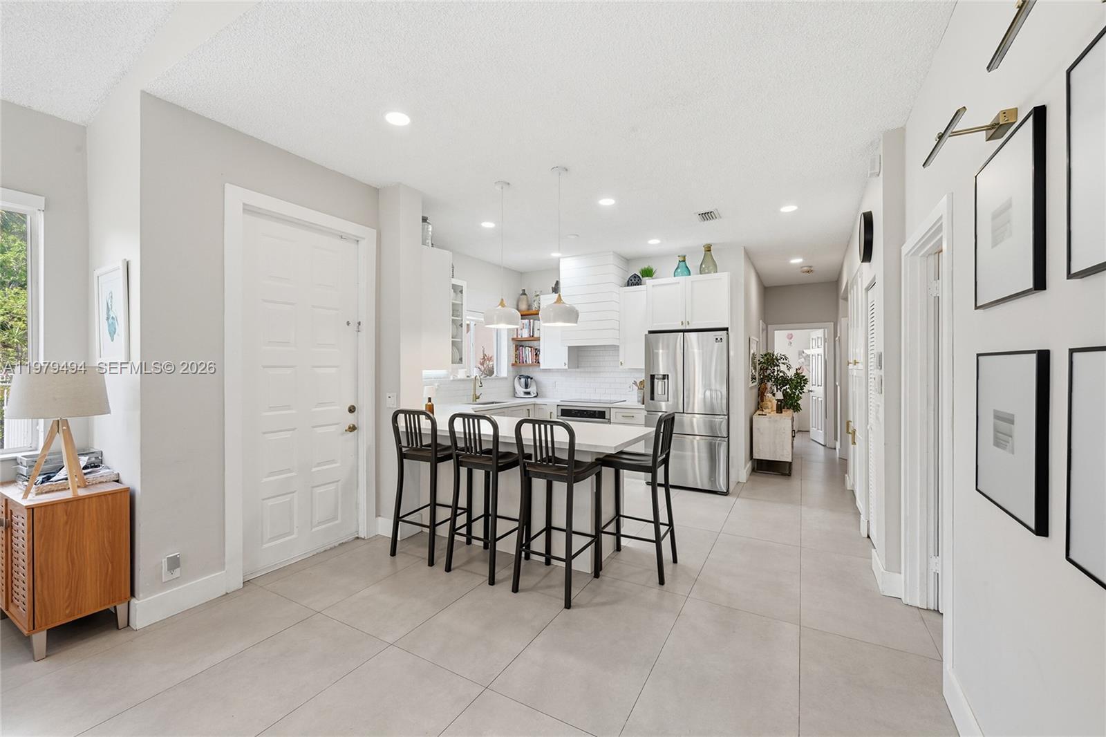 Listing photo 4 for 1166 SW 158th Way Unit#4-6, Pembroke Pines, FL, 33027