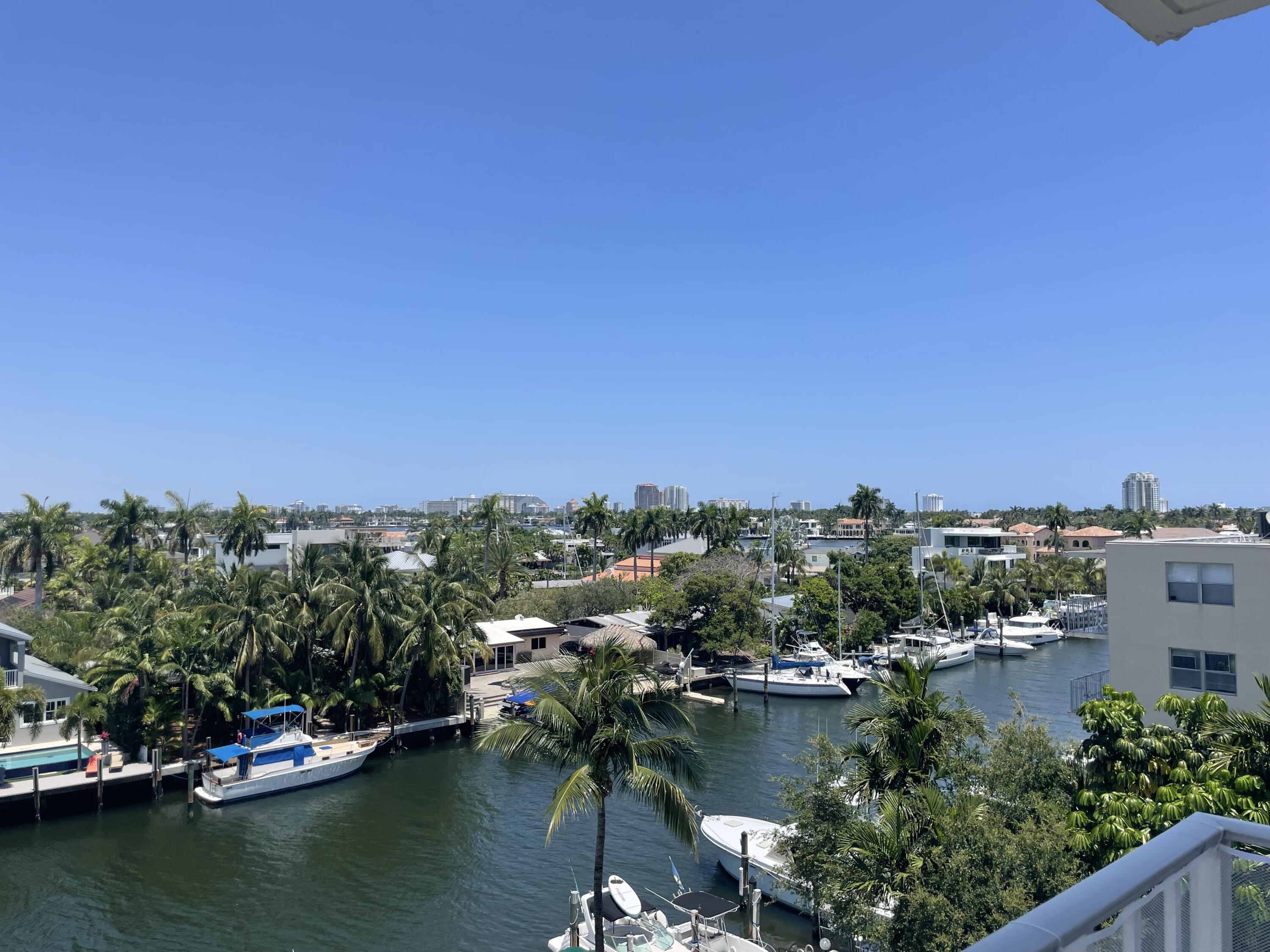 Listing photo 4 for 1731 SE 15th Street Unit#206, Fort Lauderdale, FL, 33316