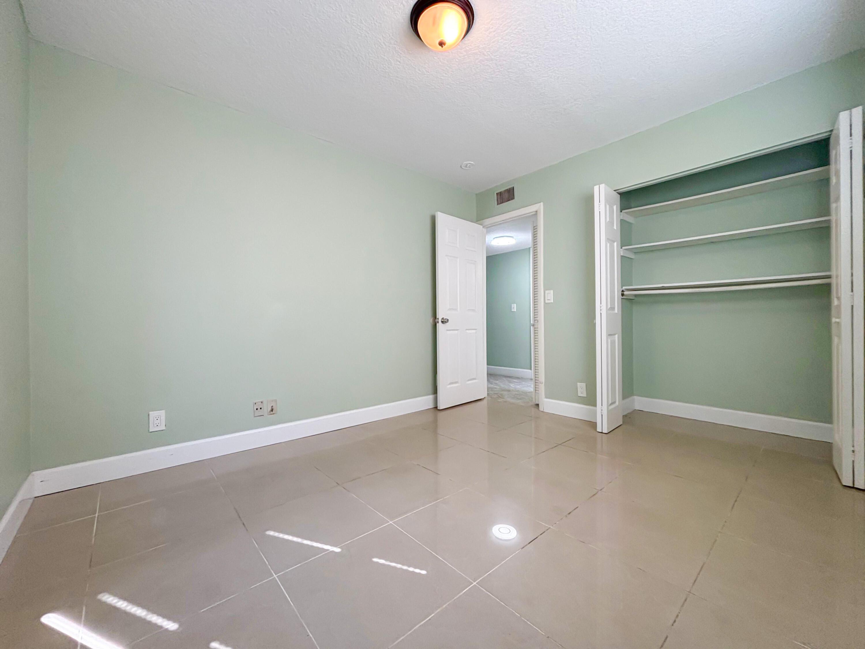 Listing photo 2 for 11500 NW 42nd Street Unit#11504, Coral Springs, FL, 33065