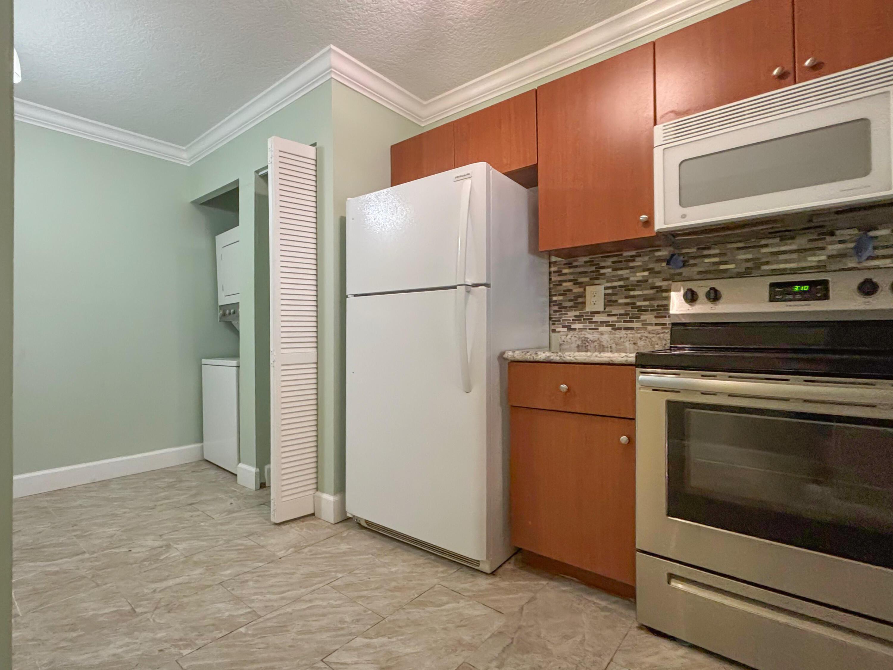Listing photo 5 for 11500 NW 42nd Street Unit#11504, Coral Springs, FL, 33065