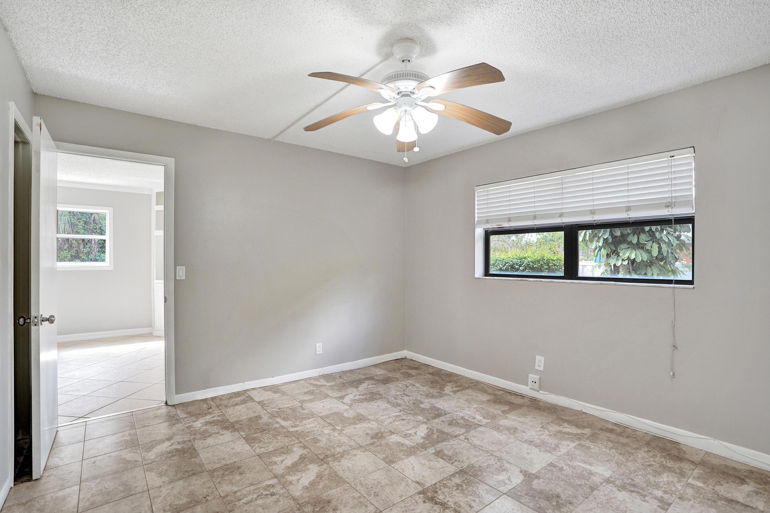 Listing photo 2 for 10585 Royal Palm Boulevard Unit#10585, Coral Springs, FL, 33065