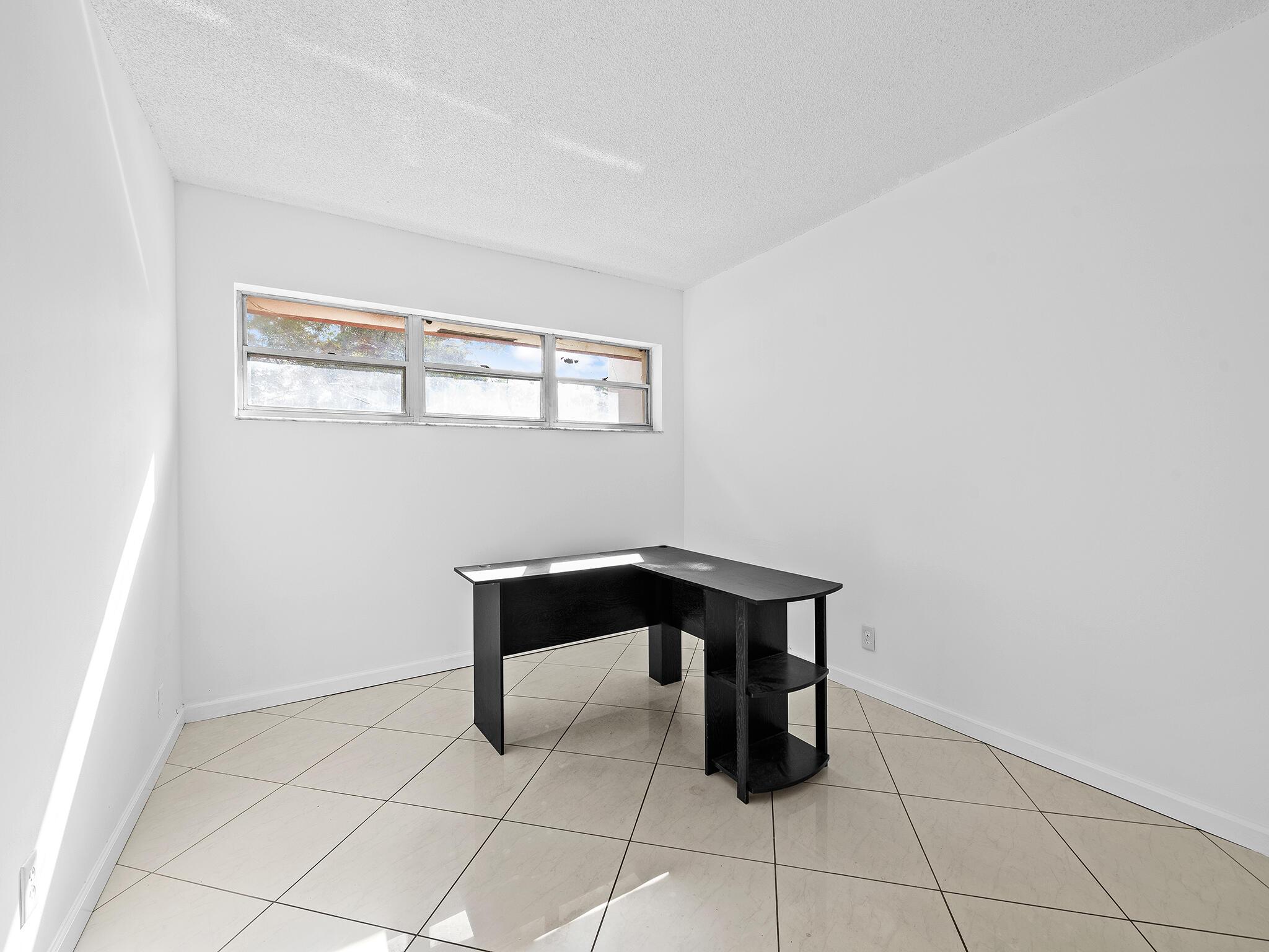 Listing photo 6 for 1  Jacaranda Country Club Drive Unit#202, Plantation, FL, 33324