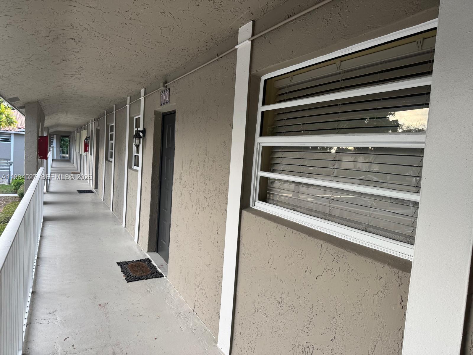 Listing photo 2 for 11207 Royal Palm Blvd Unit#11207, Coral Springs, FL, 33065