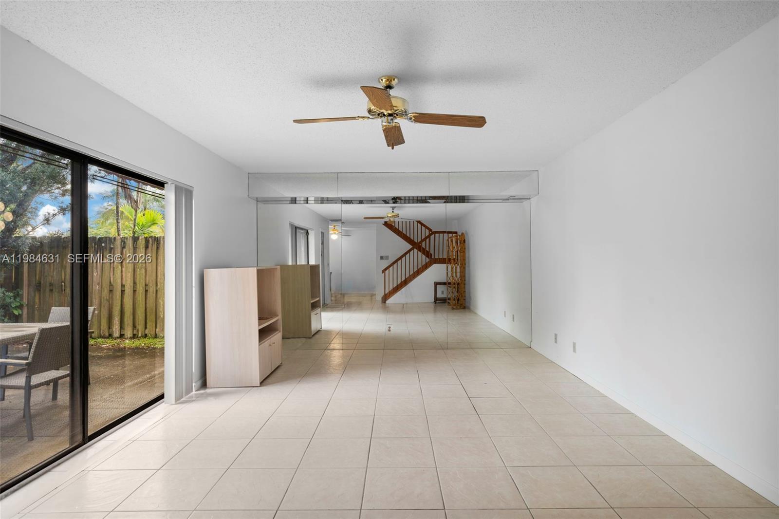 Listing photo 2 for 713 NW 99th Cir, Plantation, FL, 33324