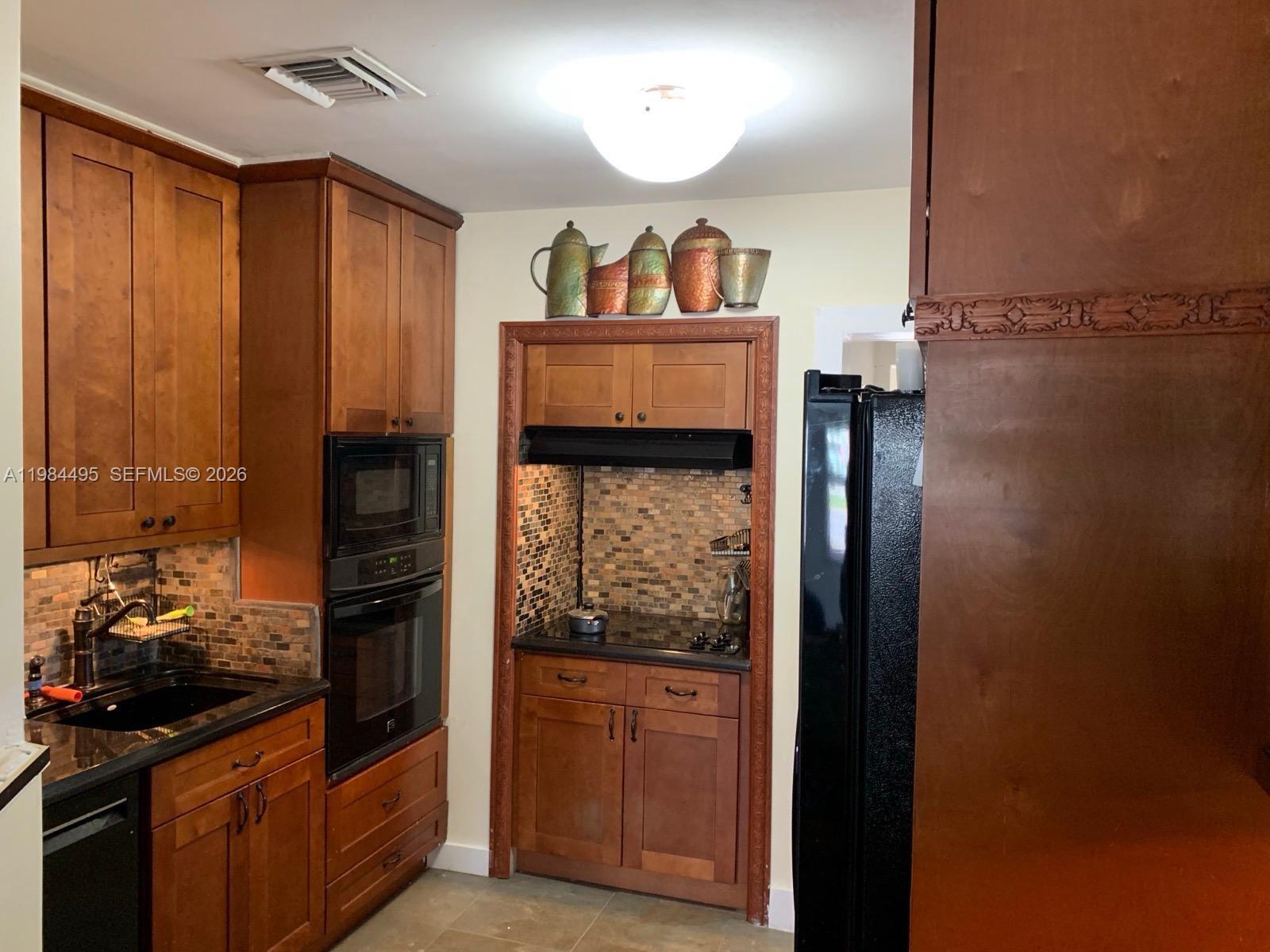 Listing photo 2 for 1511 SW 4th Ave Unit#A, Fort Lauderdale, FL, 33315
